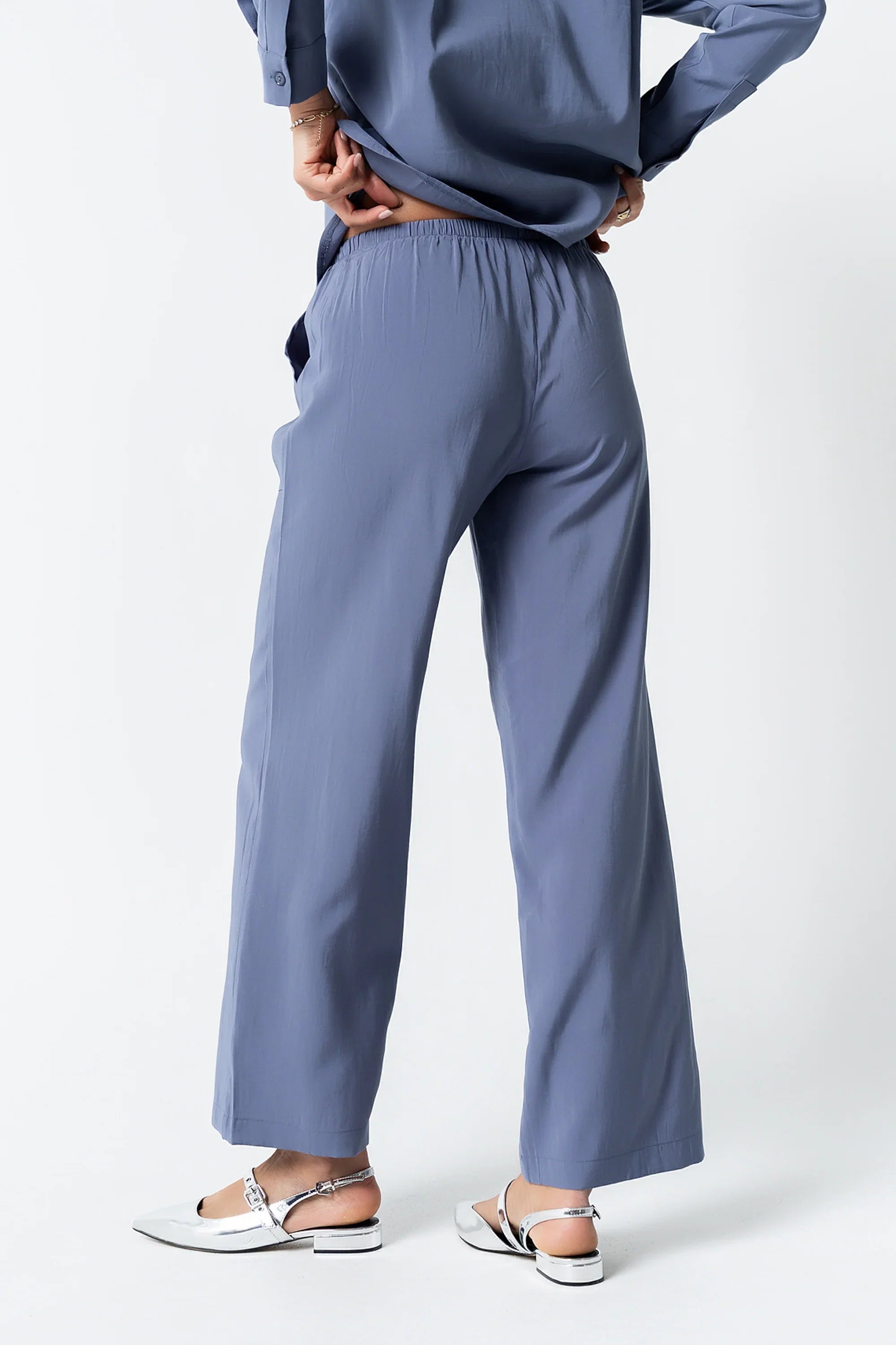 Tacie Wide Leg Pants in Blue