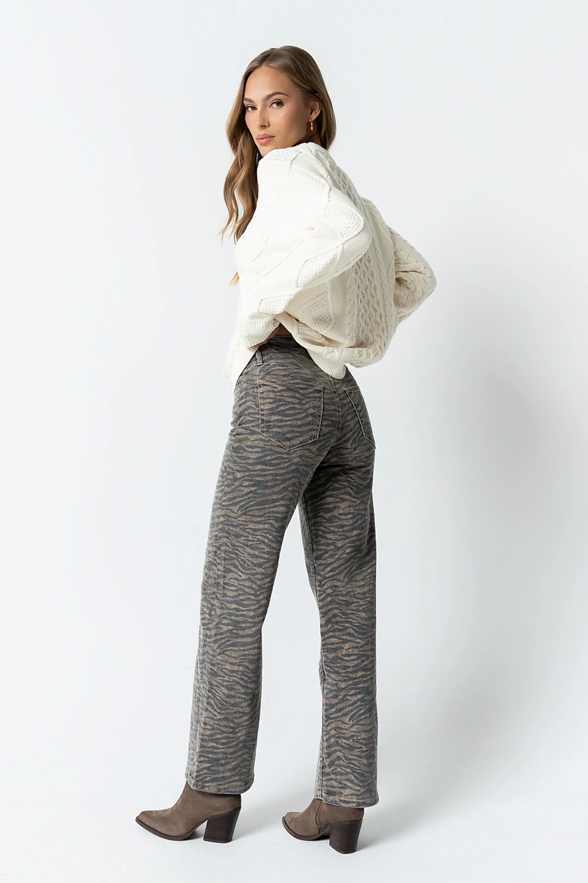Avia Wide Leg Jeans
