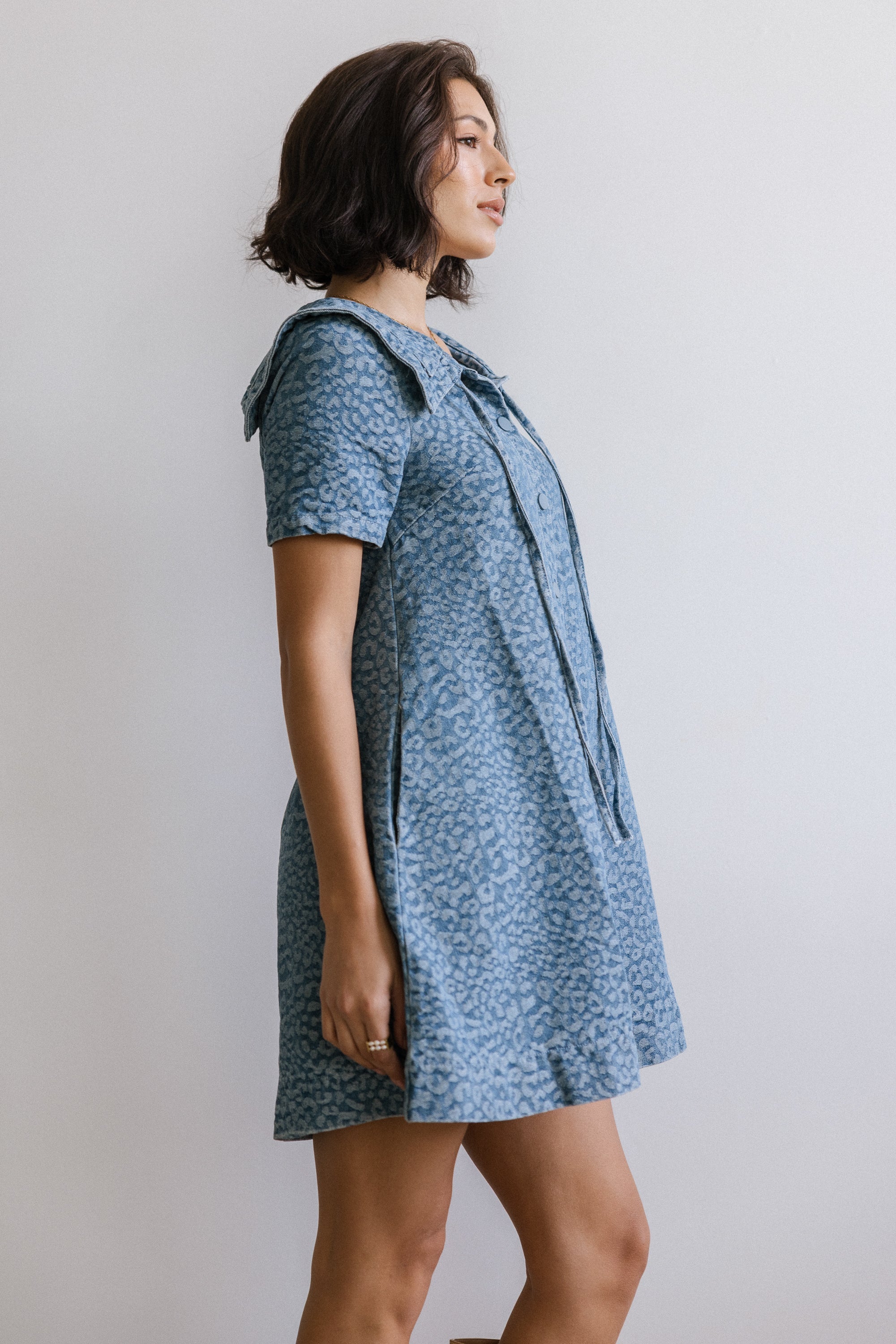 Camryn Collared Baby Doll Dress in Medium Wash