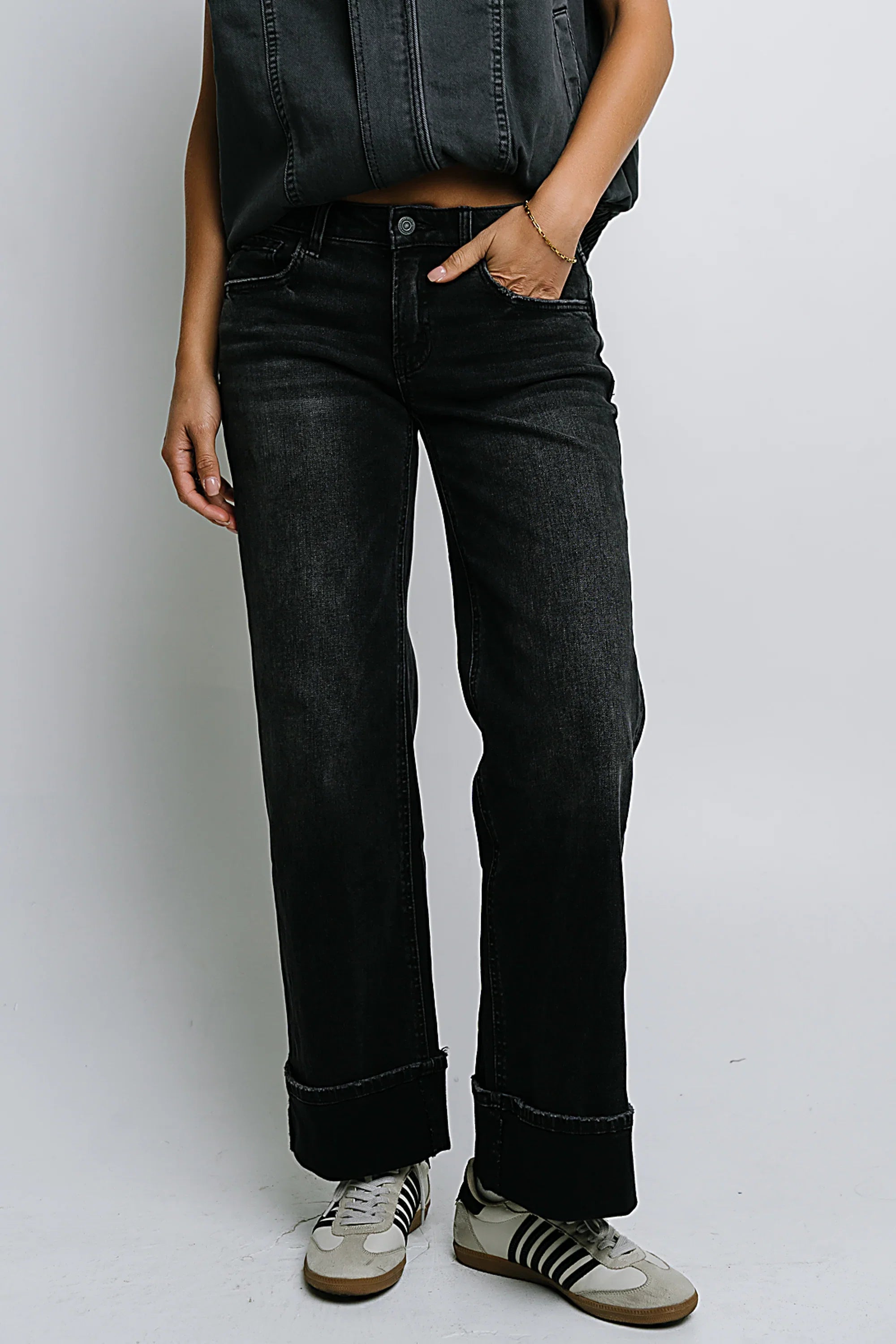 Marcia Cuffed Baggy Jeans in Faded Black