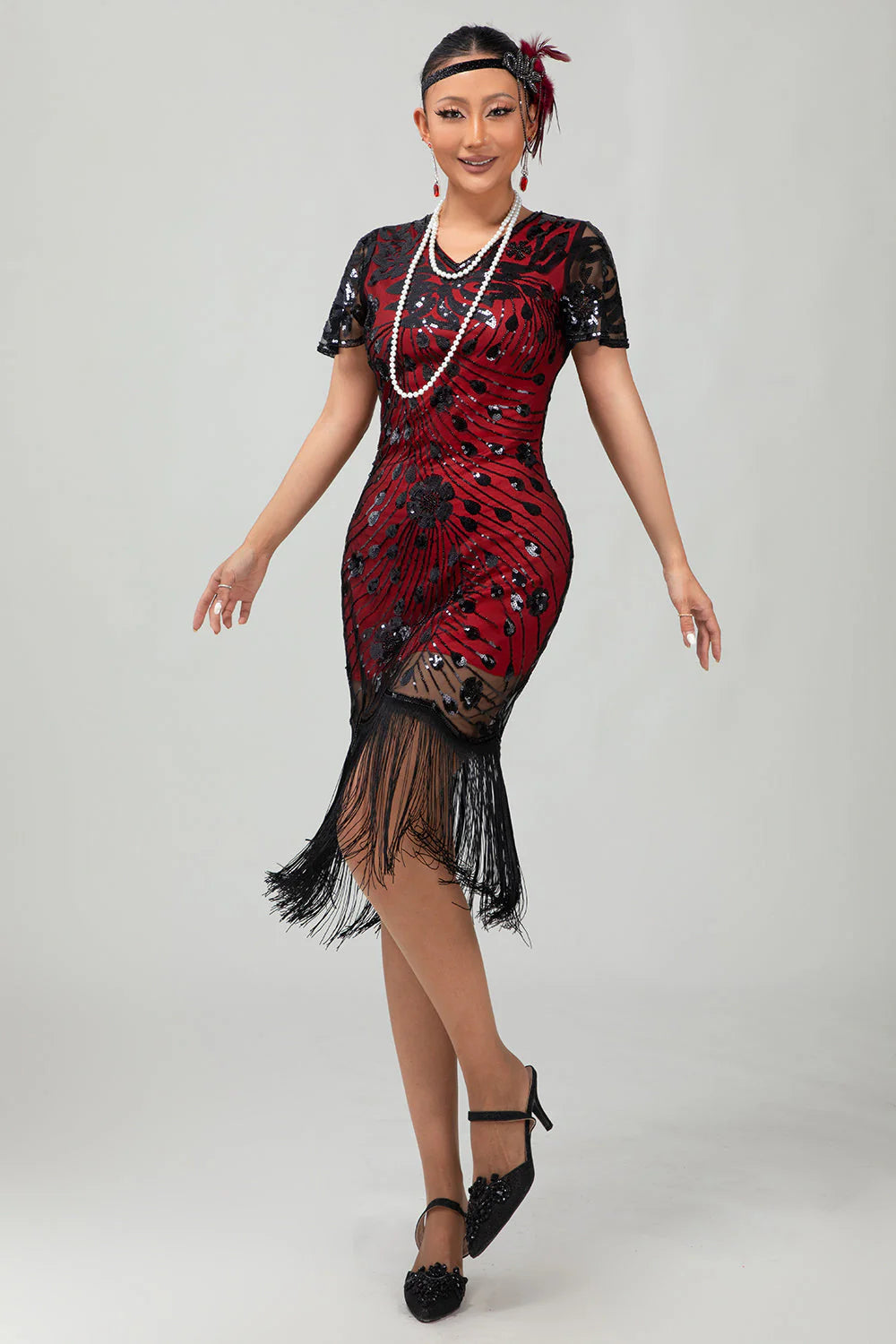 Sparkly Black Golden Gatsby Sequins Short 1920s Dress with Fringes