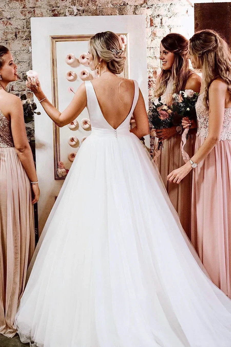 Sleeveless Deep V back Ethereal Ballgown With Bow And Tulle Wedding Dress
