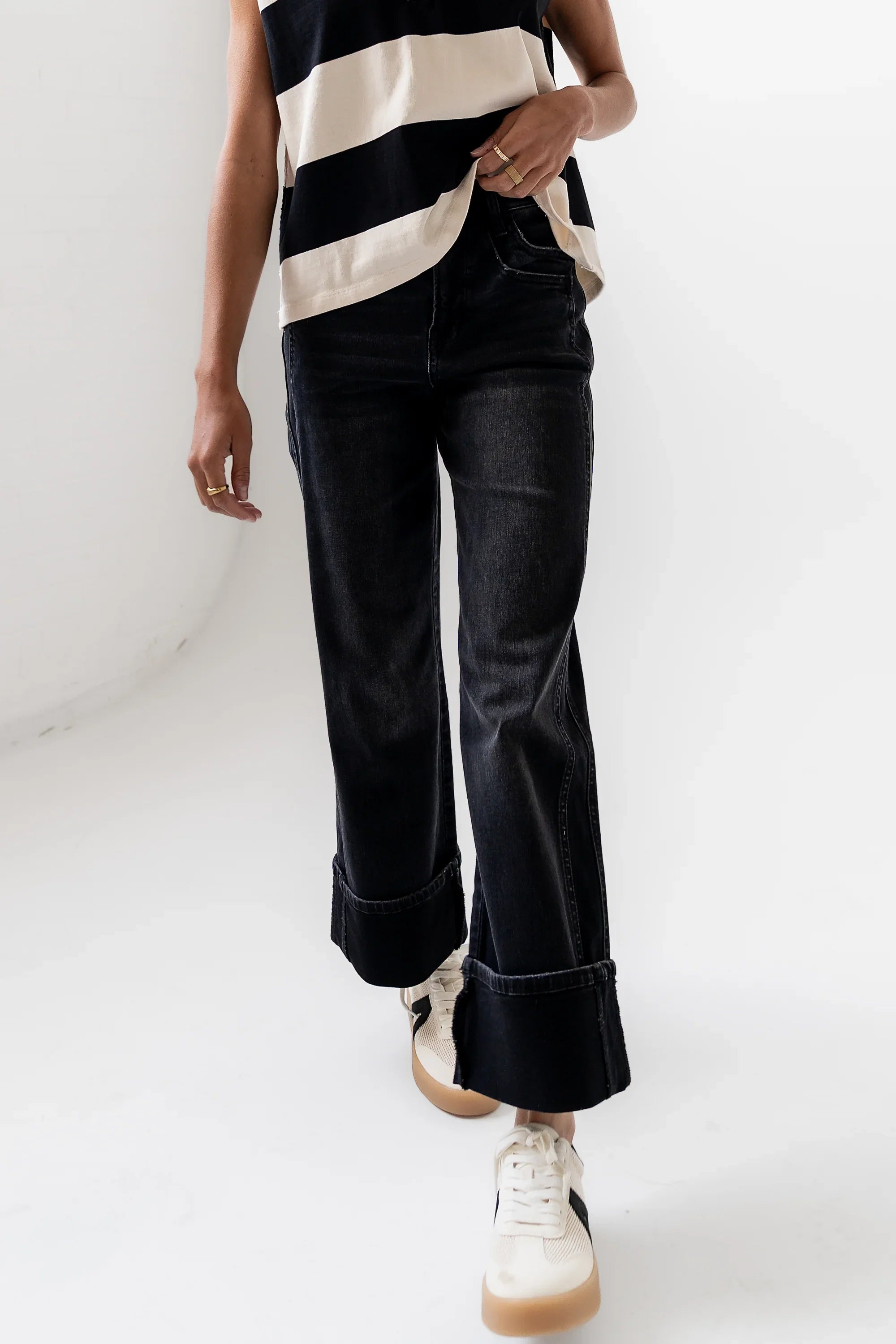 Jade Cuffed Wide Leg Jeans in Black