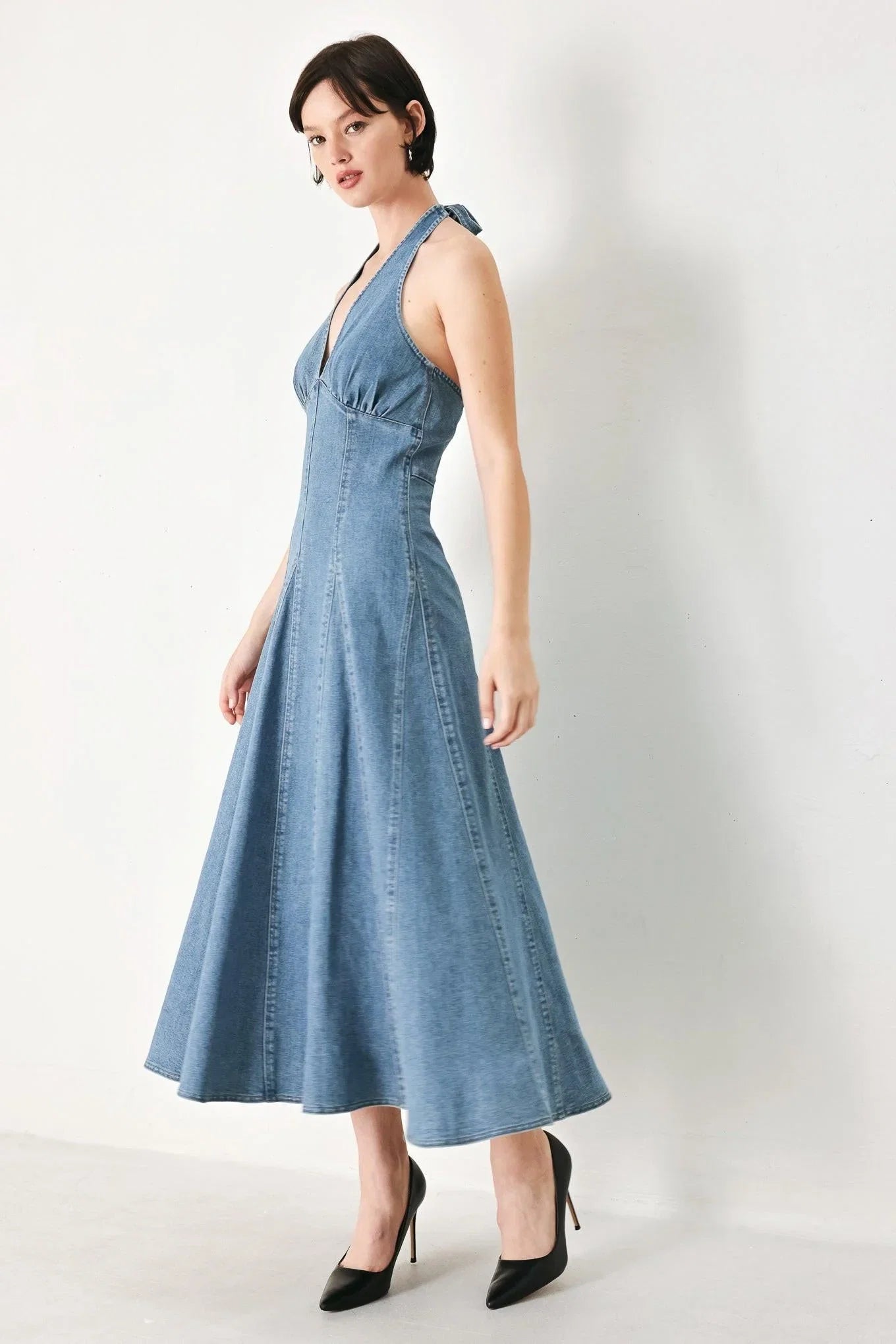 BLUE HALTER DENIM MIDI DRESS