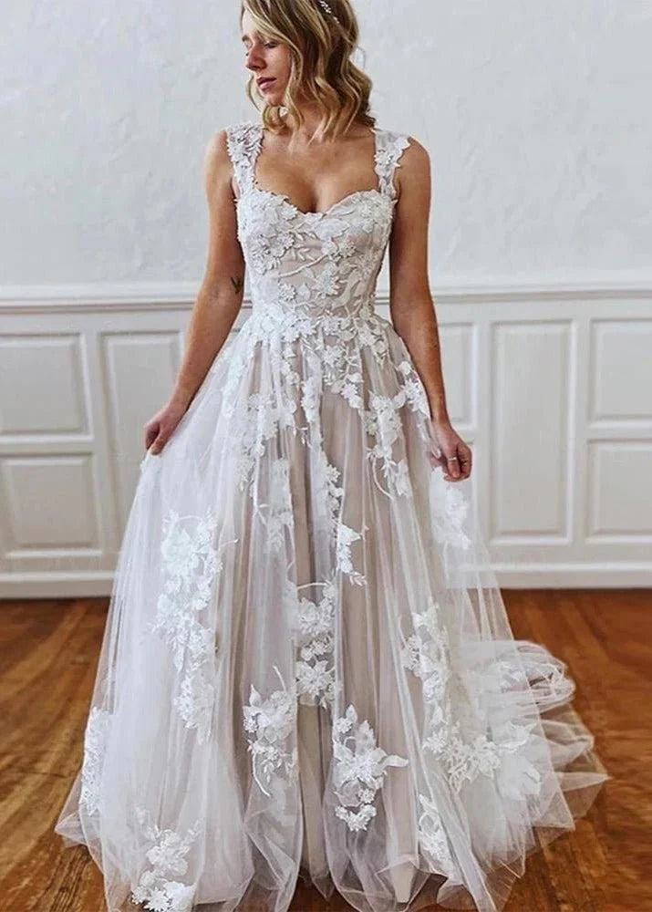 A Line Straps Sweetheart Wedding Dress with Lace Appliques