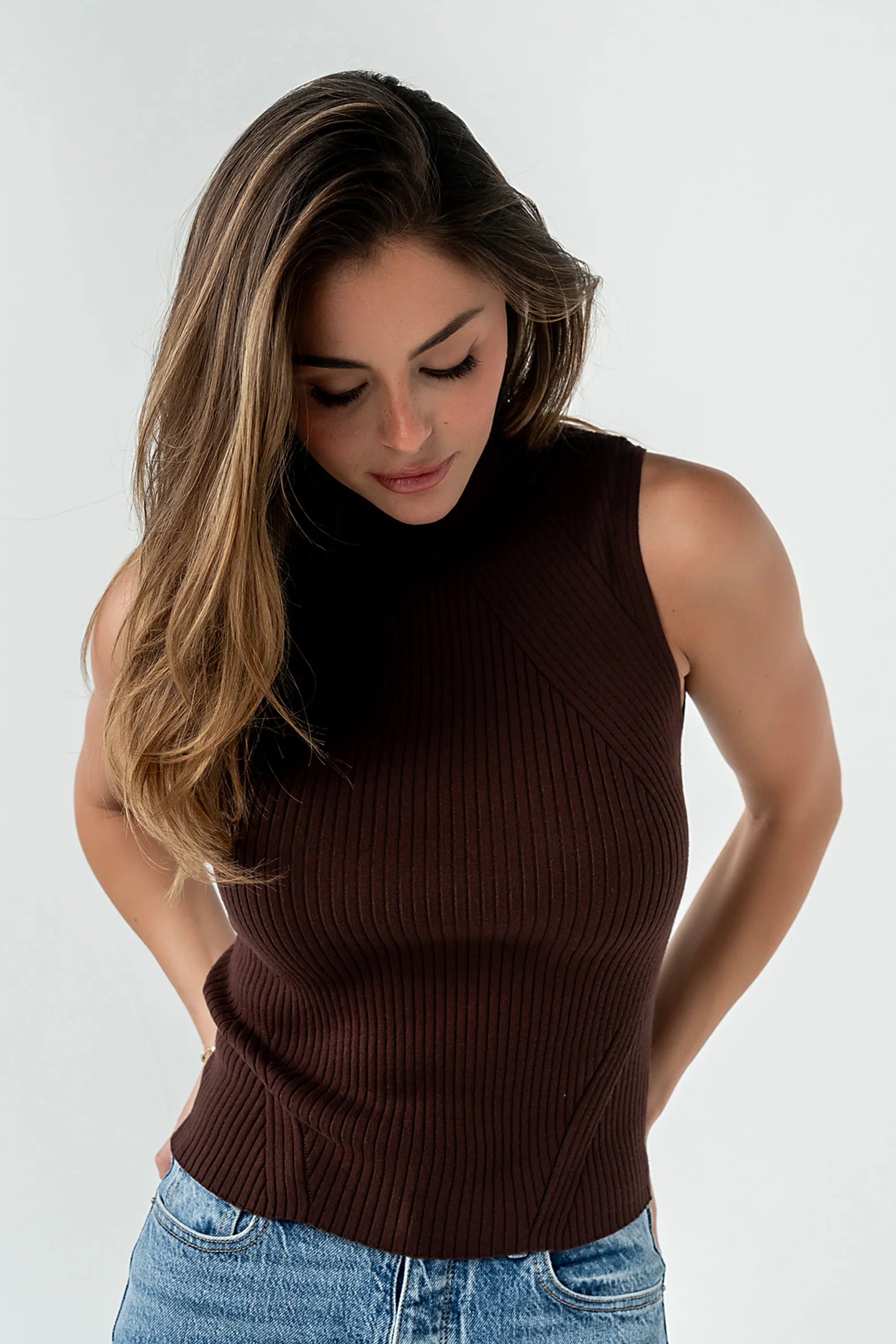 Rika Ribbed Top in Brown