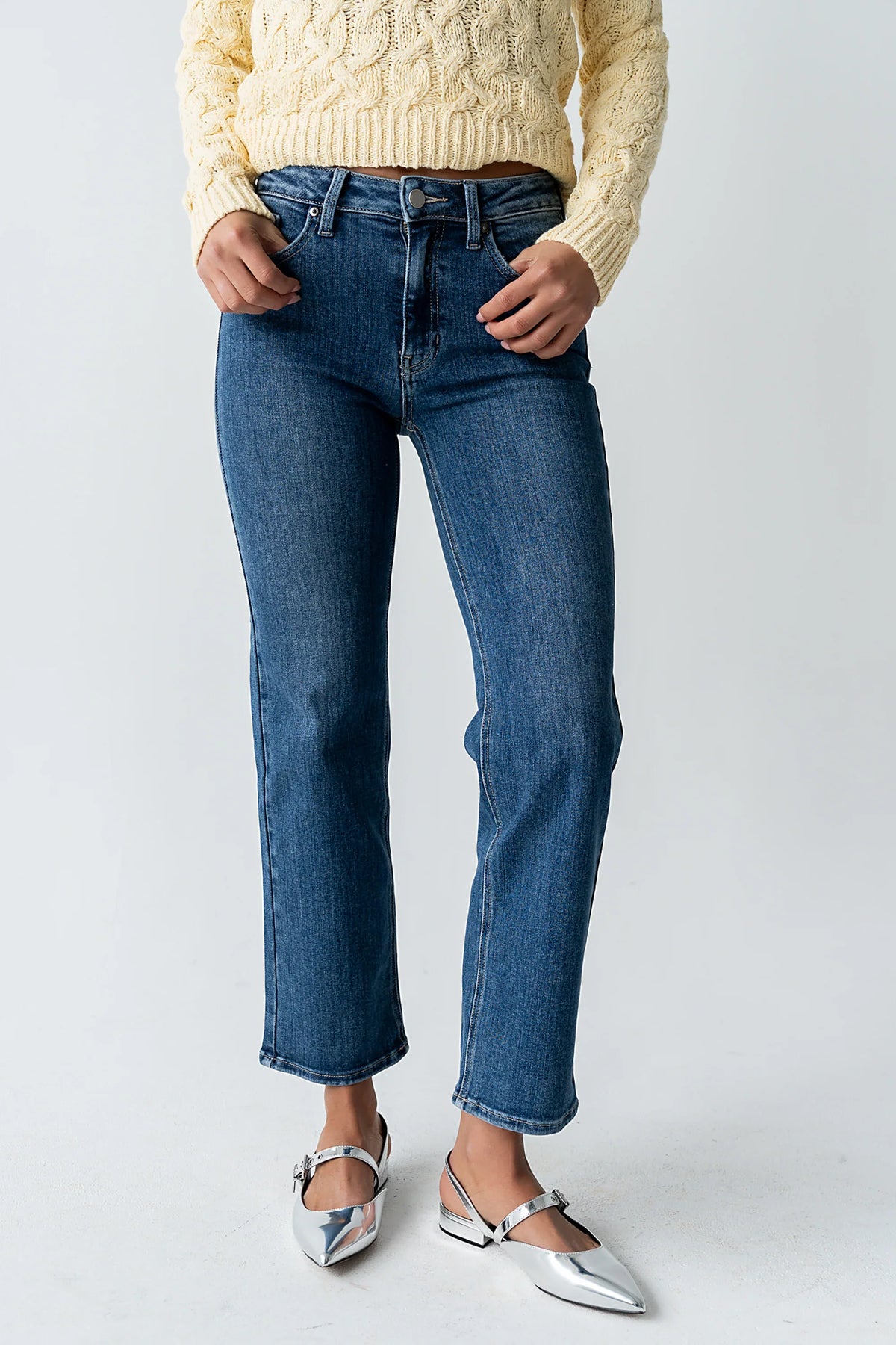 Amanda Straight Leg Jeans in Medium Wash