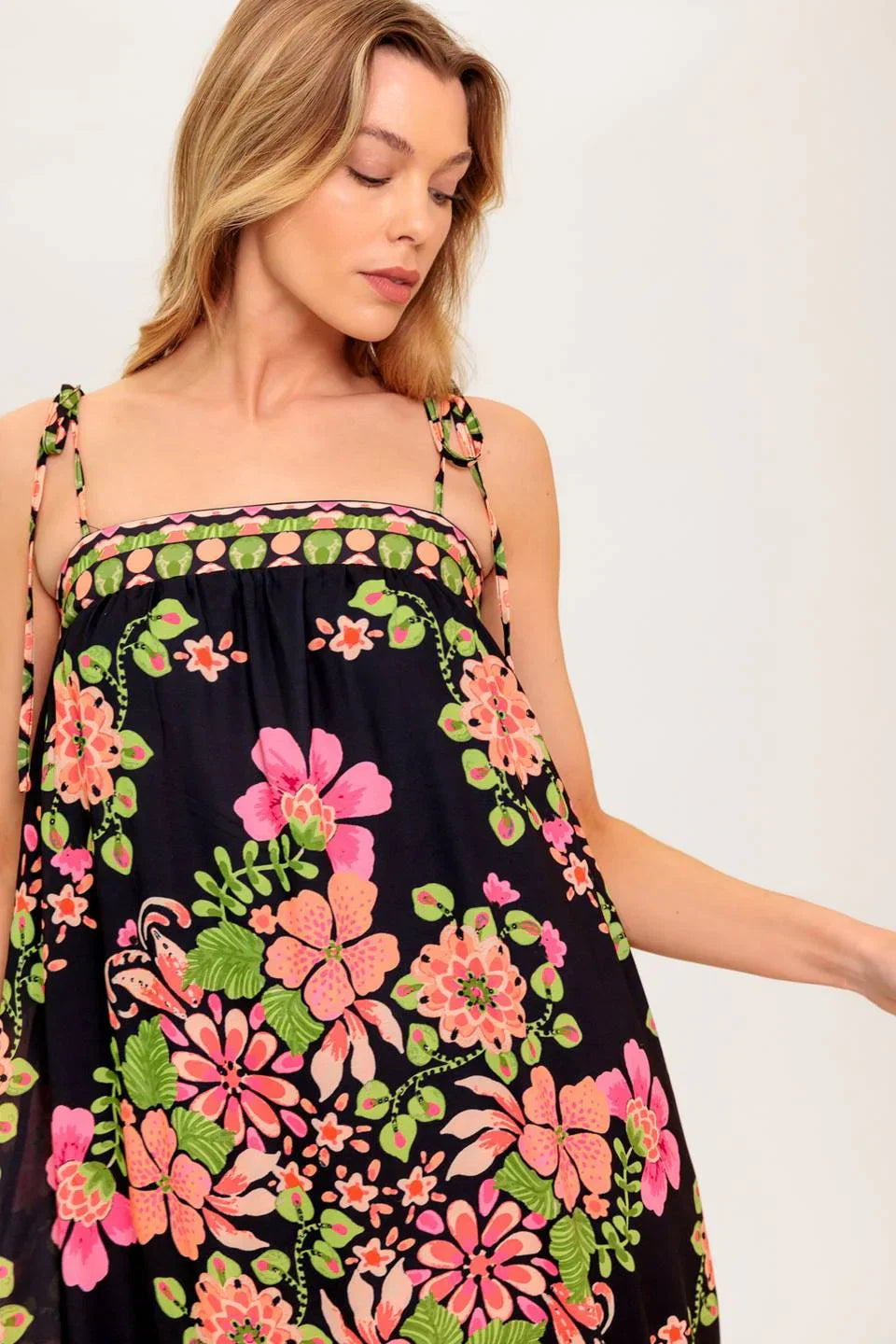 SUMMER GLOW FLORAL MAXI DRESS BLACK