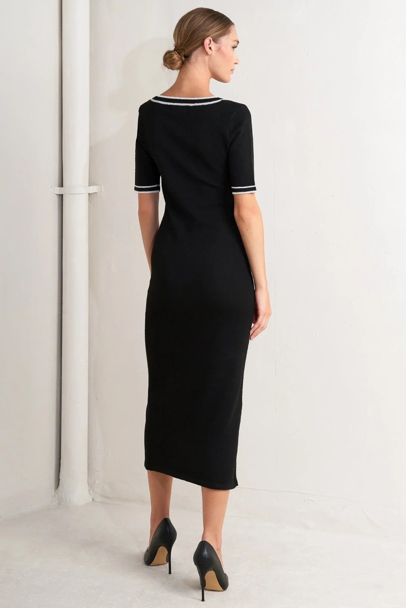 MODERN CLASSIC SWEATER KNIT MIDI DRESS