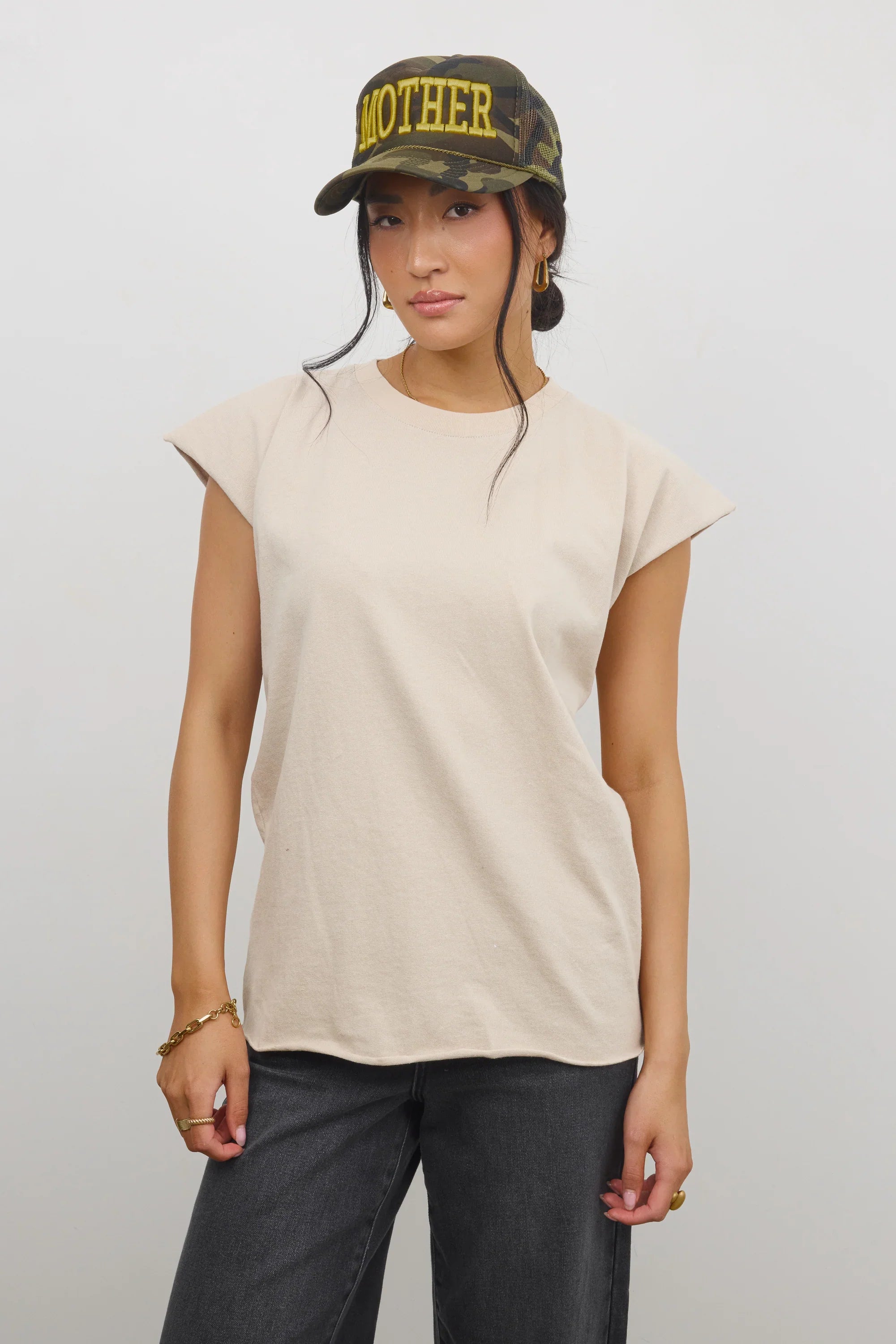Vinnie Muscle Tee in Beige