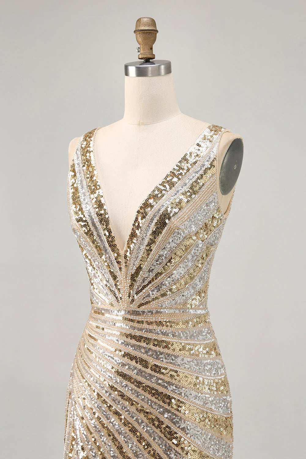 Sparkly Sequins Golden V Neck Backless Short Homecoming Dress