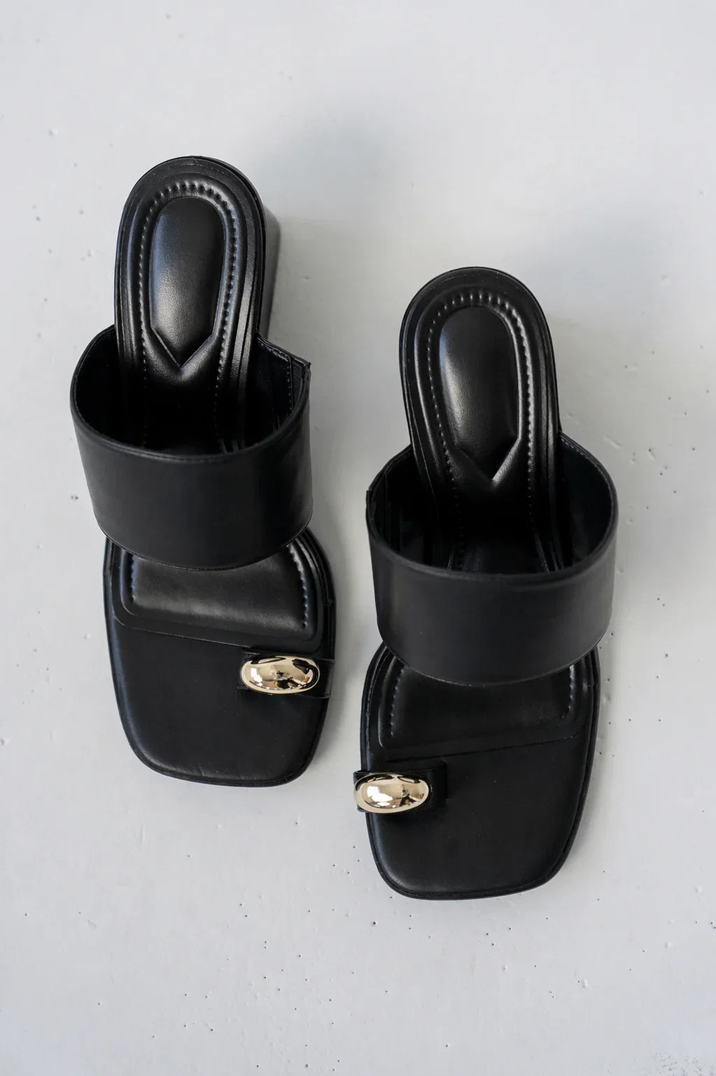 Fawn Block Heel in Black