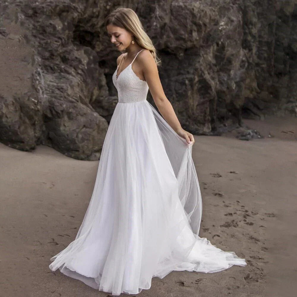 A Line Tulle Spaghetti Straps Wedding Dresses With Lace Appliques