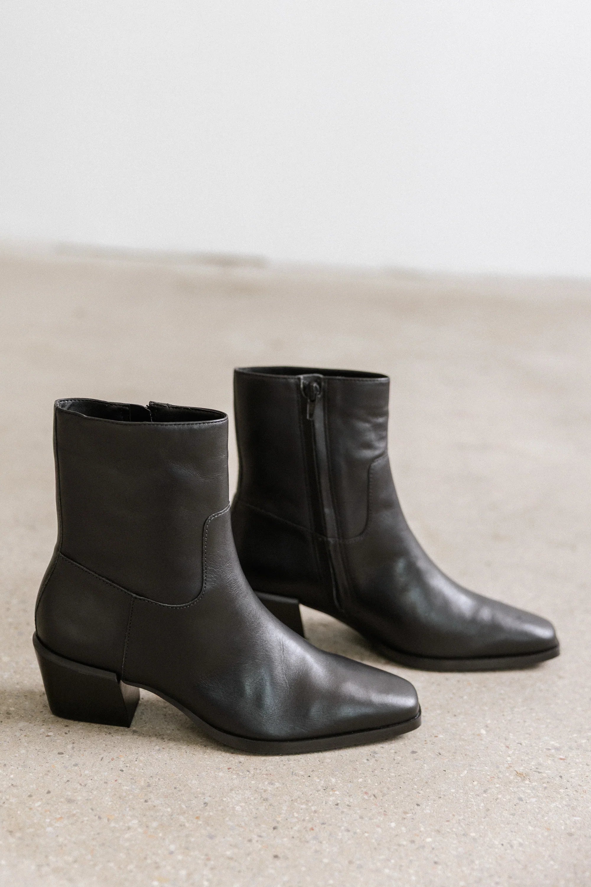 Steve Madden Daney Boots in Black Leather FINAL SALE