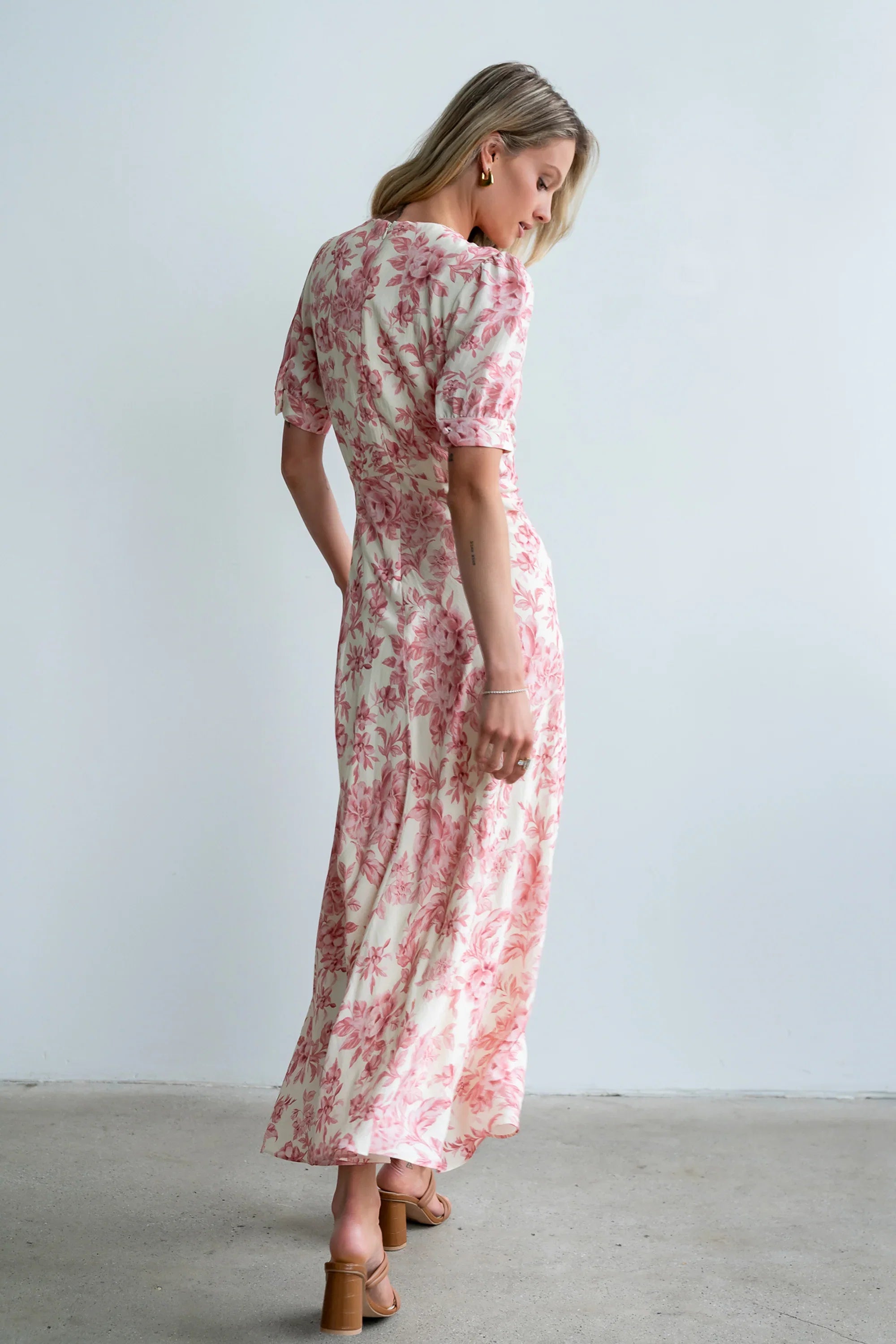 Lia Floral Midi Dress in Pink