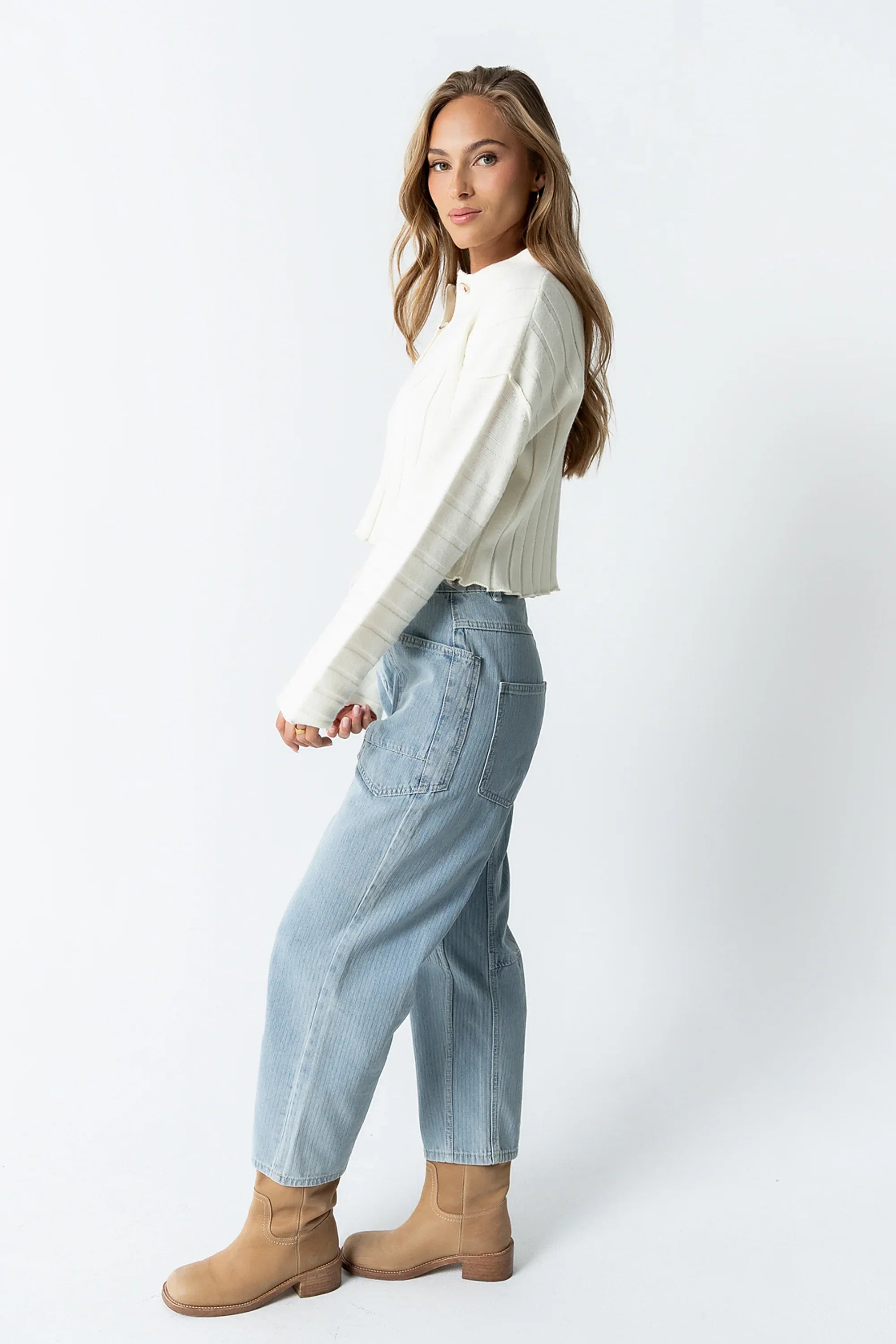 Jocelyn Barrel Jeans in Light Wash