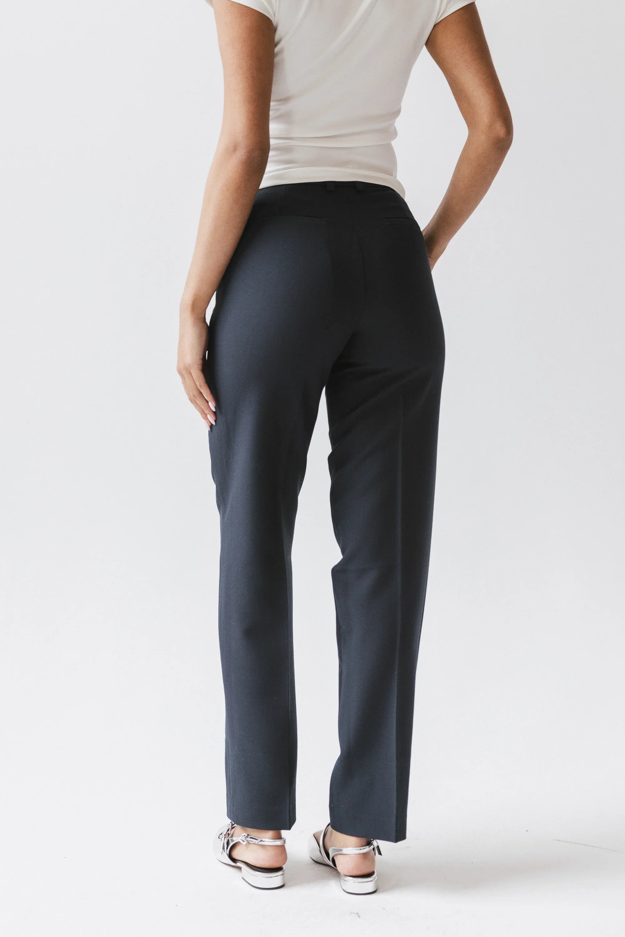 Mitchel Straight Leg Trouser in Navy