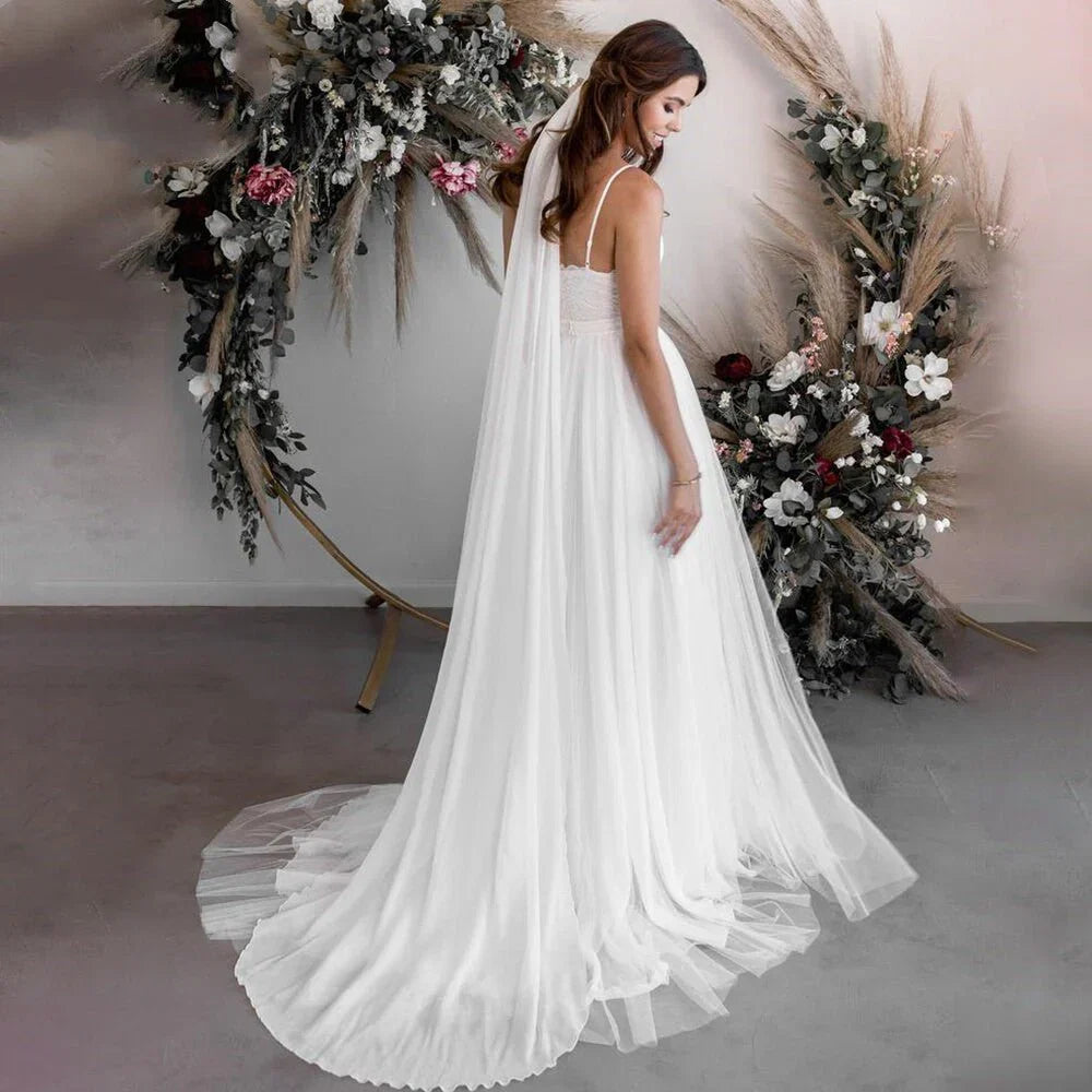 A Line Tulle Spaghetti Straps Wedding Dresses With Lace Appliques