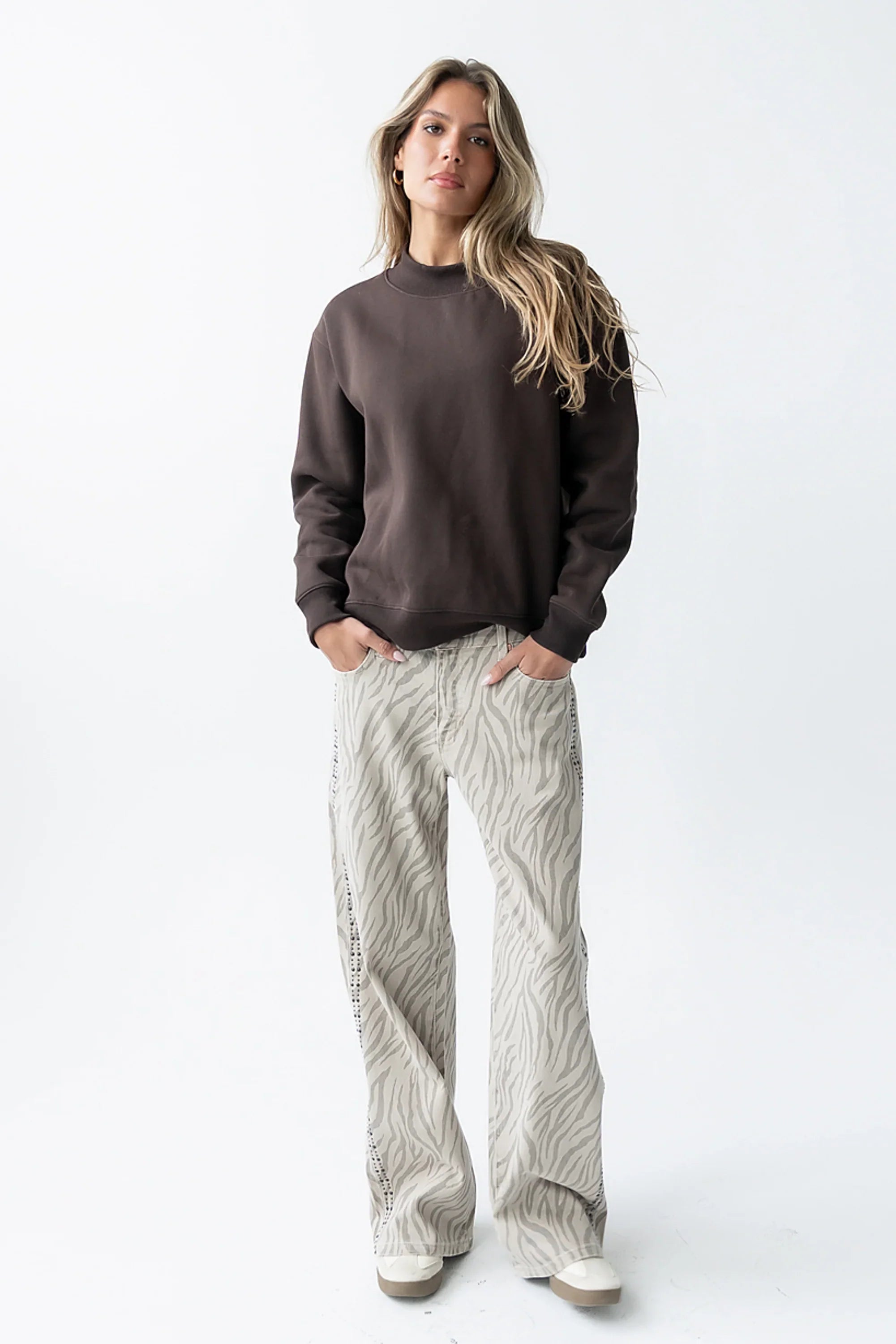 Marie Oversized Sweatshirt in Brown