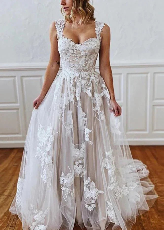 A Line Straps Sweetheart Wedding Dress with Lace Appliques