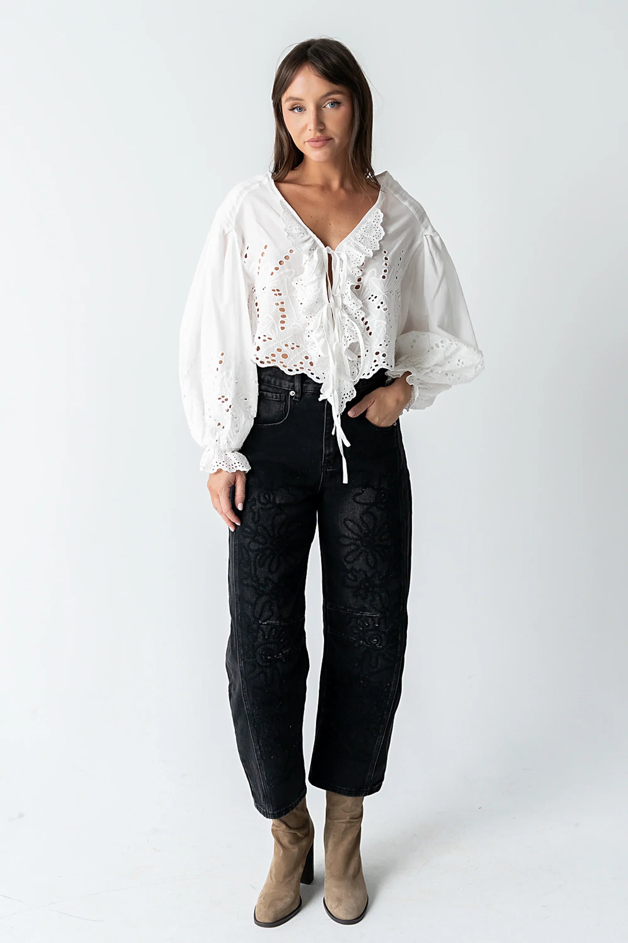 Kinsey Embroidered Barrel Jeans in Faded Black