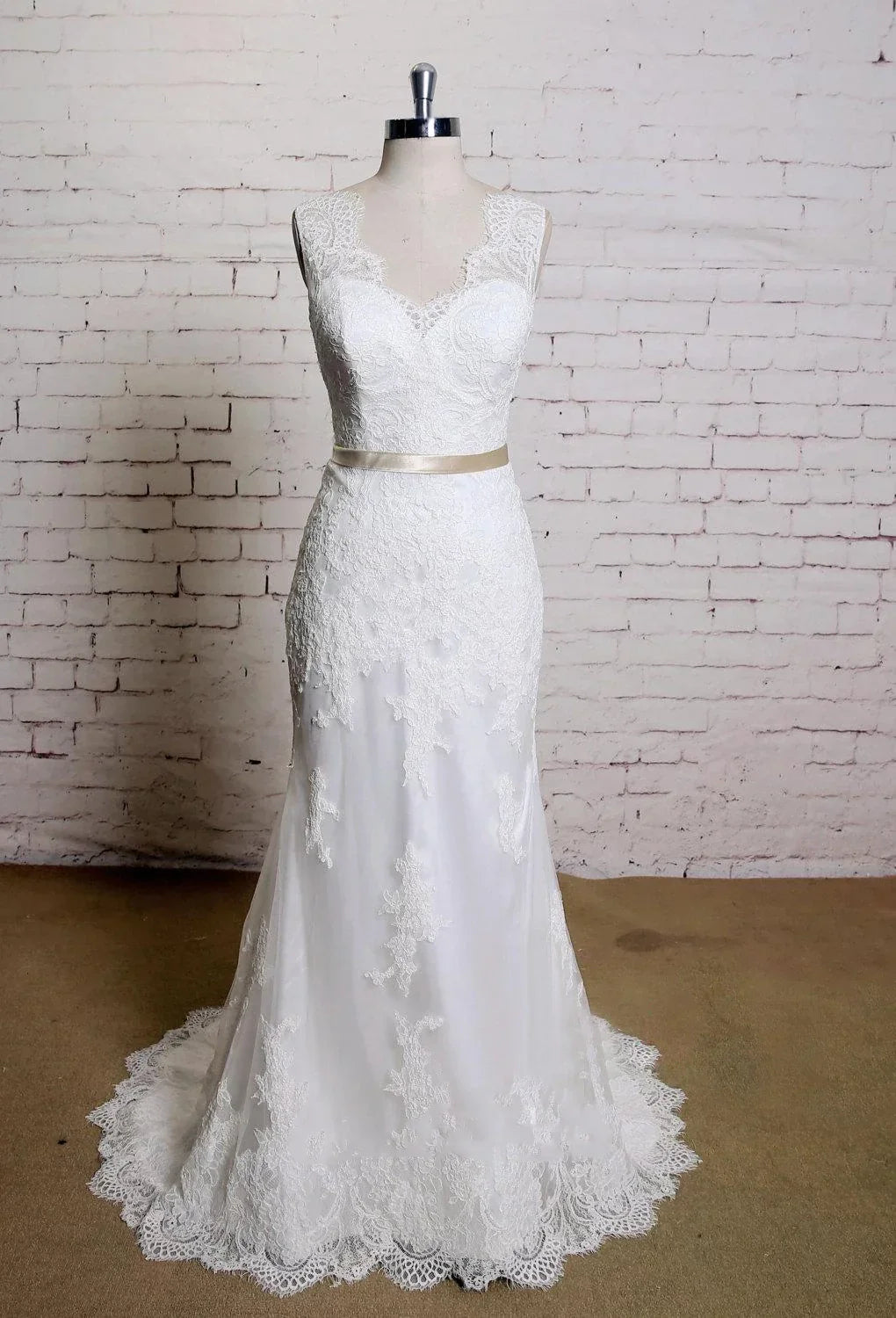 V Neck Sleeveless Lace Mermaid Wedding Dress With Satin Sash