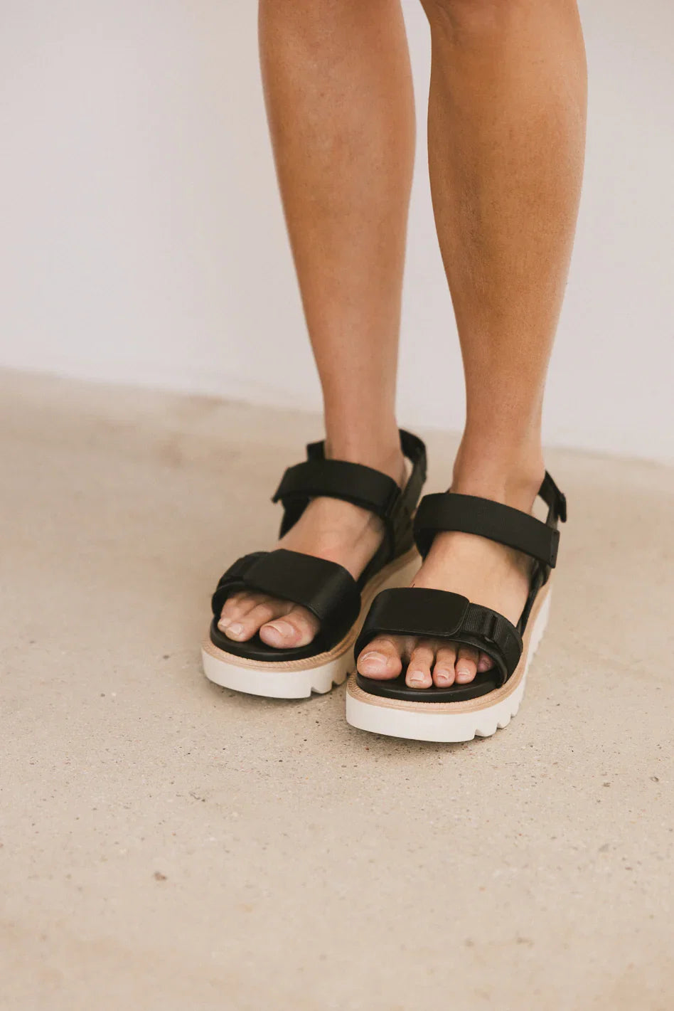 Jony Strappy Sandals