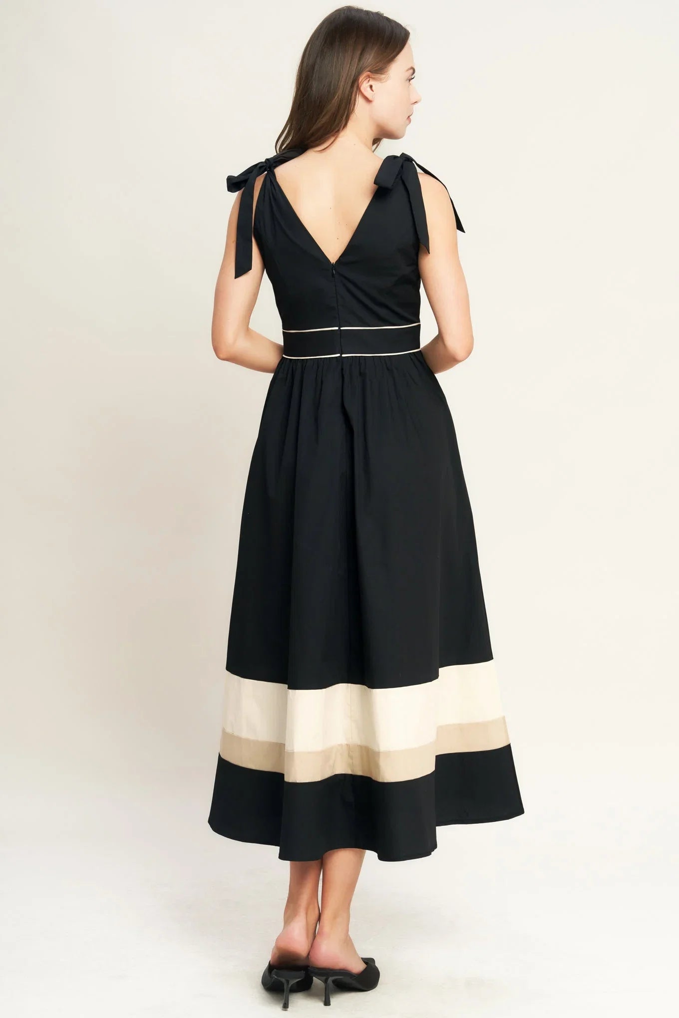 FOREST CHARM BLACK CREAM MIDI DRESS