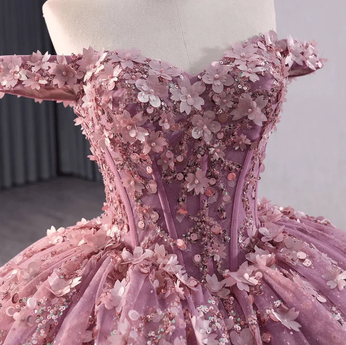 Floral Lace Sweetheart Corset Ball Gown Quinceañera Dress