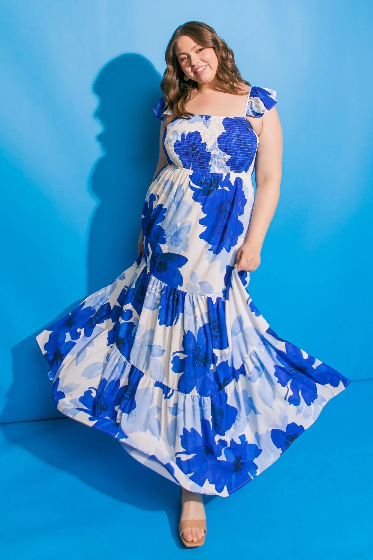 FEEL LIKE MOVING FLORAL MAXI DRESS