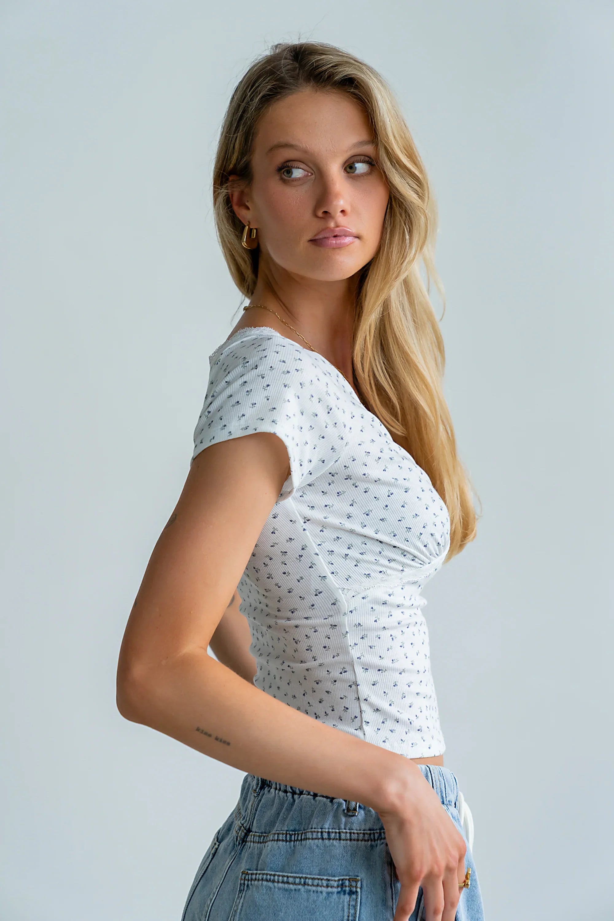 Liliana Floral Tee in Ivory