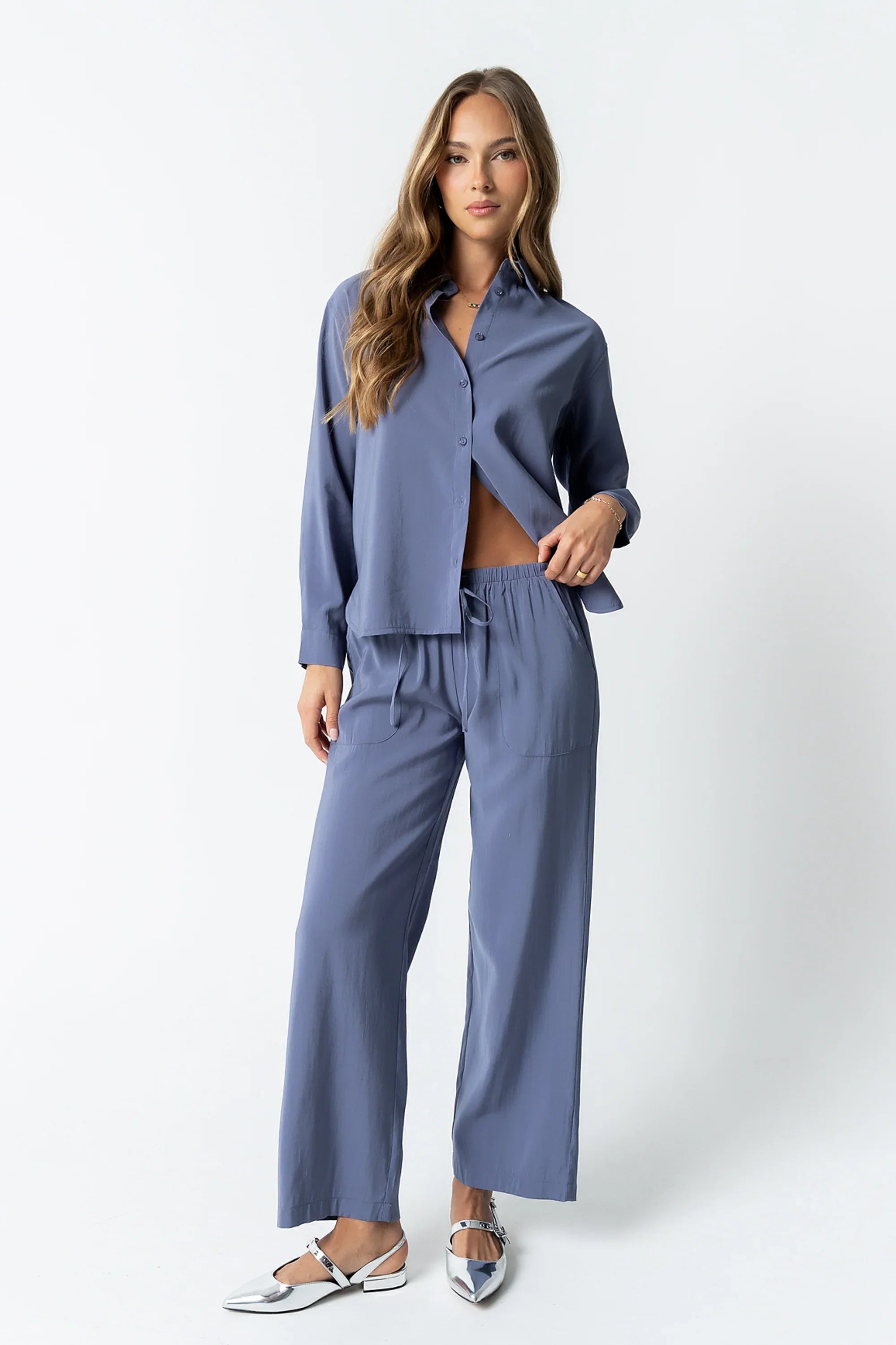 Tacie Wide Leg Pants in Blue