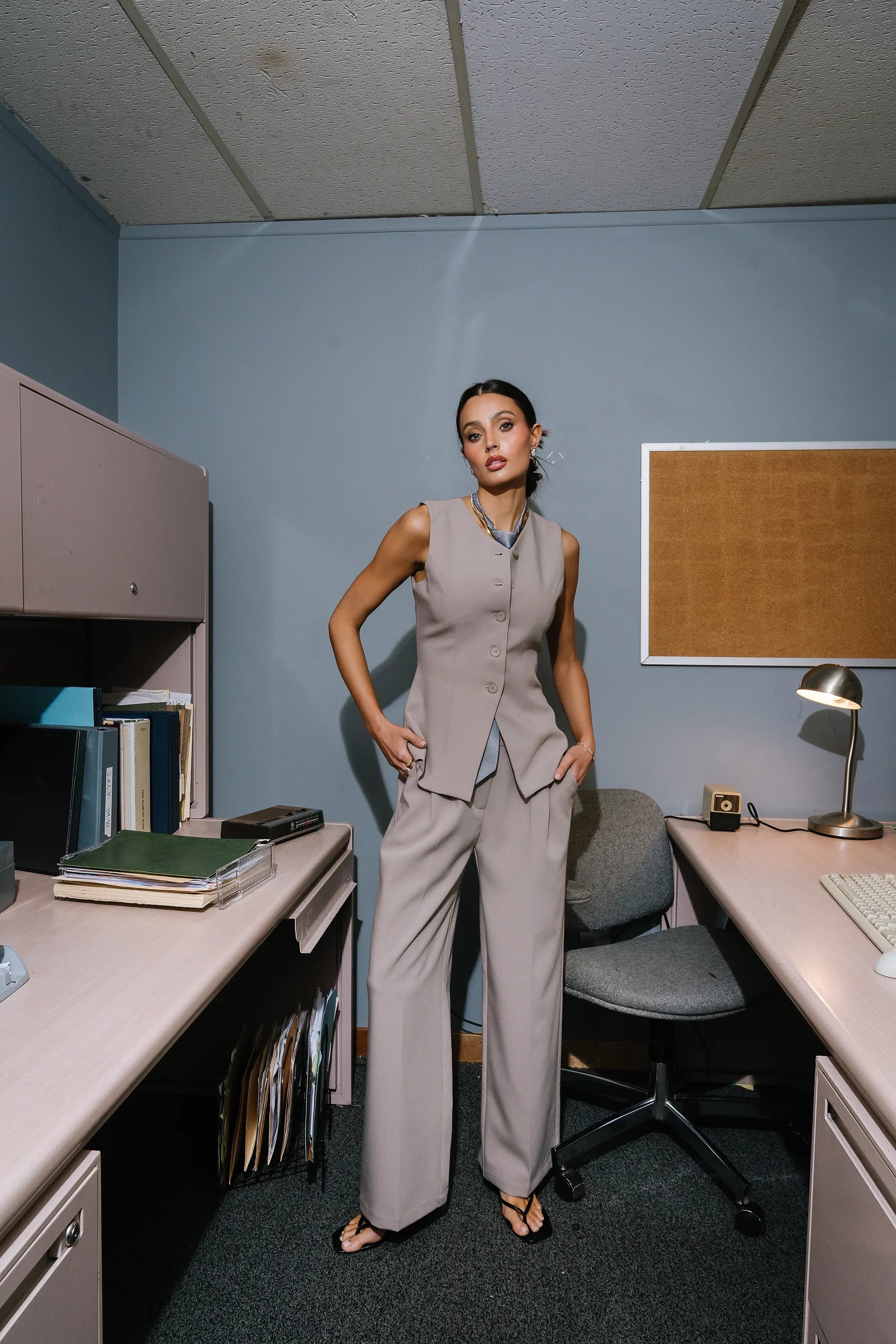 Carrie Pleated Trousers in Regular Taupe