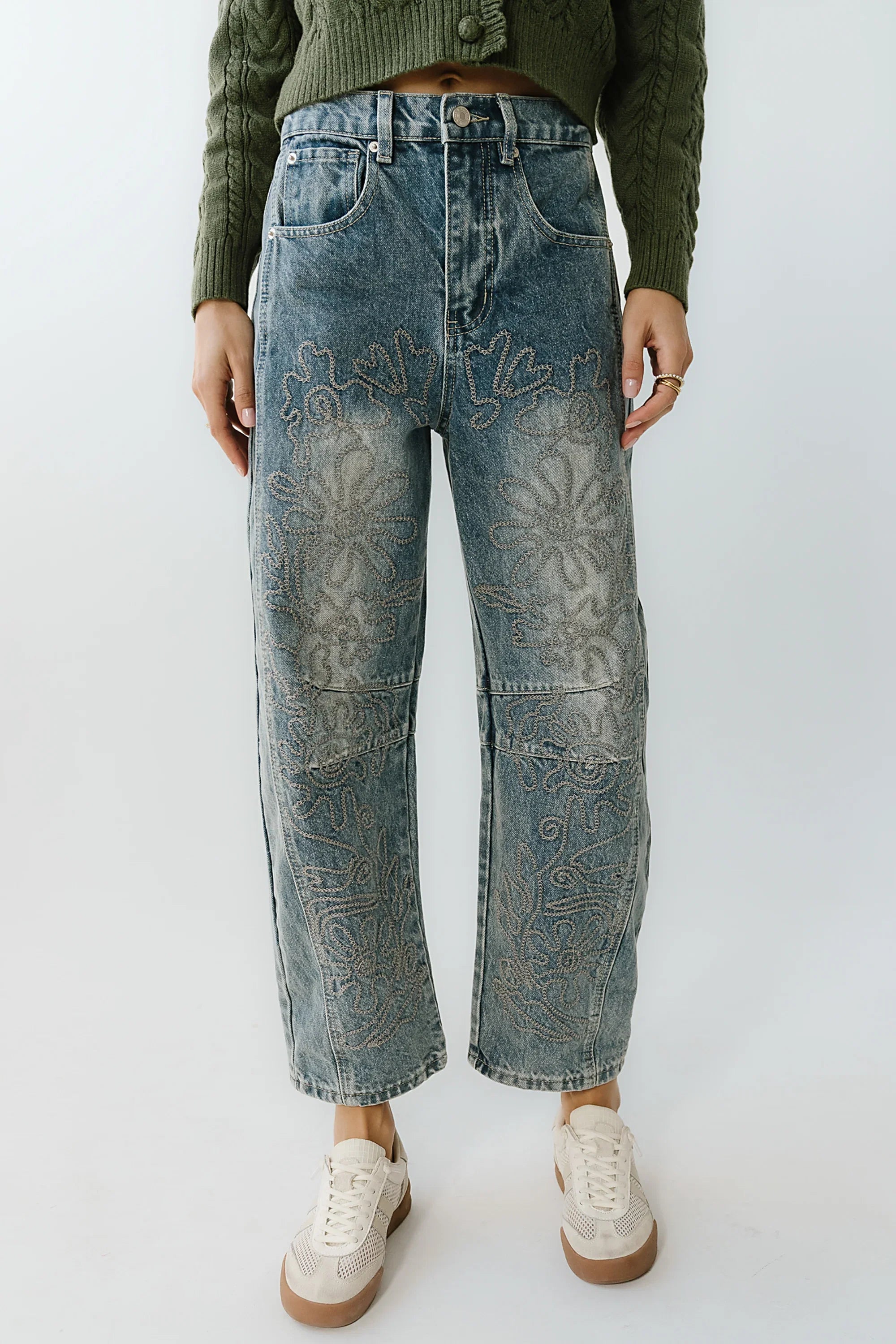 Kinsey Embroidered Barrel Jeans in Medium Wash
