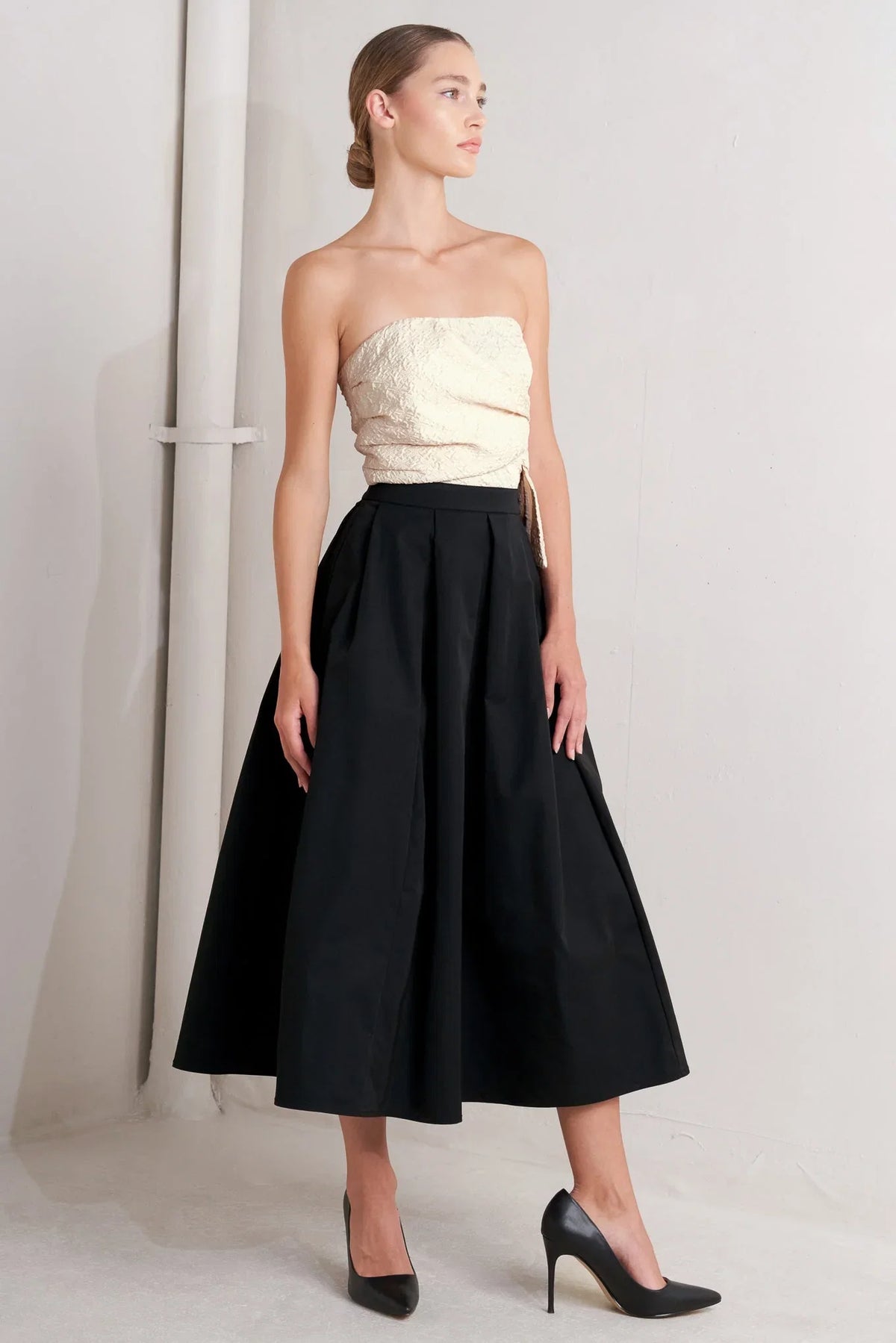 MONO BALLET BLACK CREAM STRAPLESS MIDI DRESS