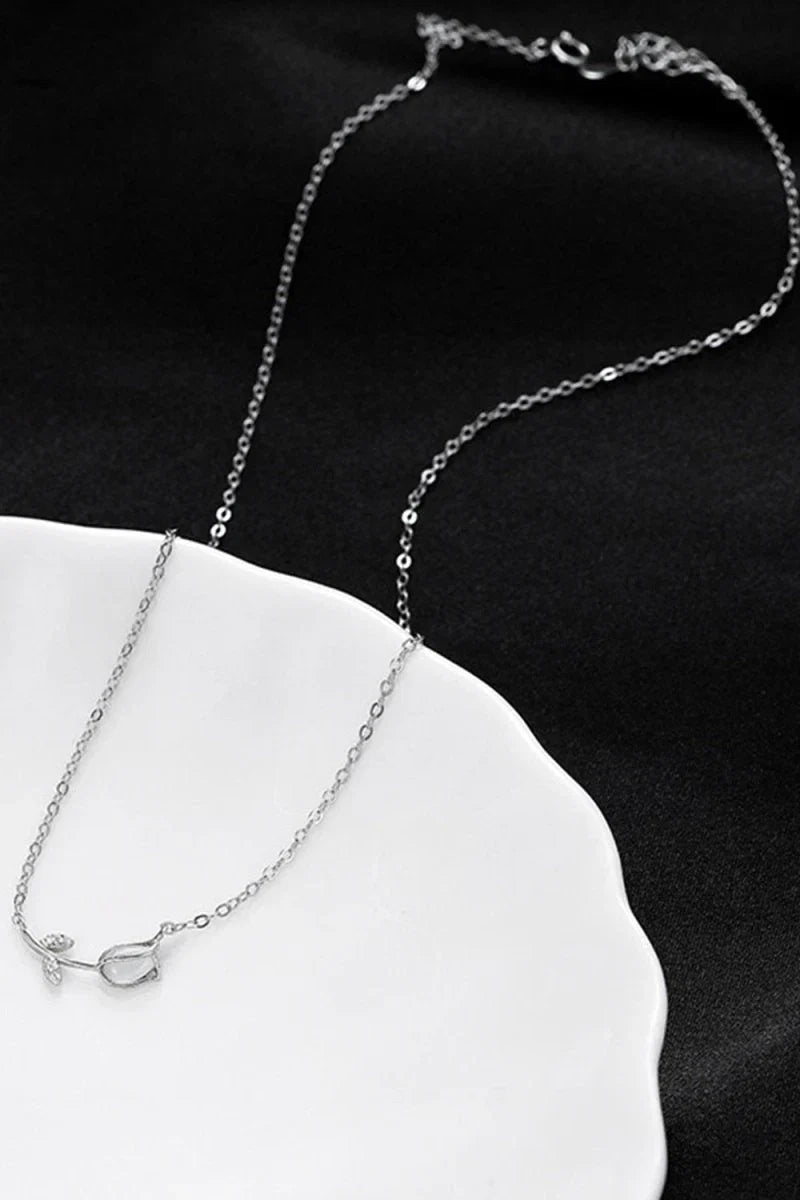 Tulip Pendant Clavicle Necklace