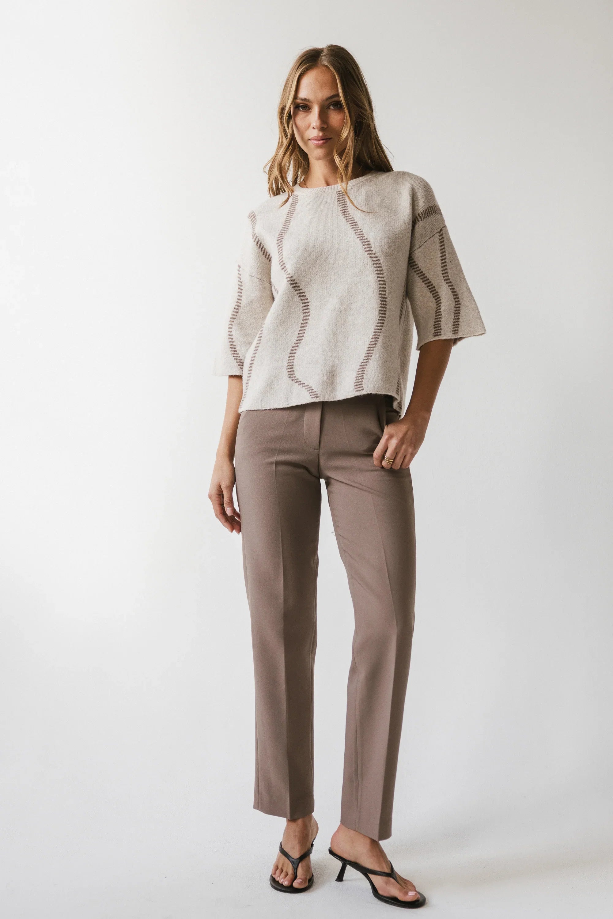 Mitchel Straight Leg Trouser in Taupe