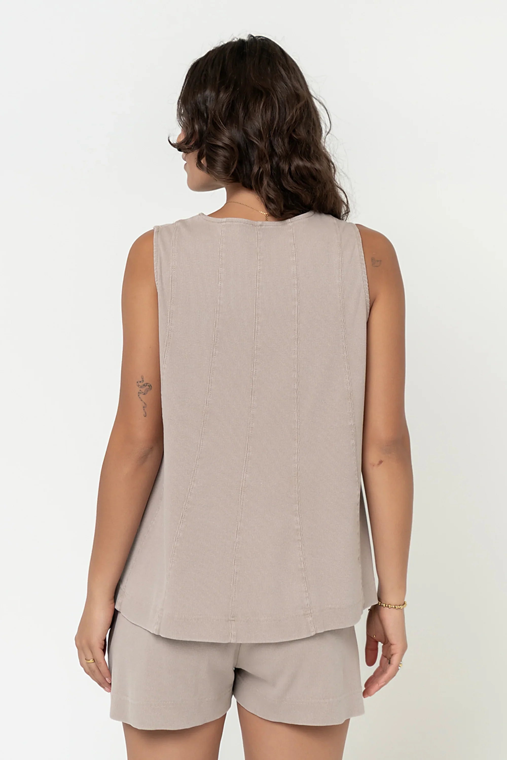 Kaytee Ribbed Top in Taupe