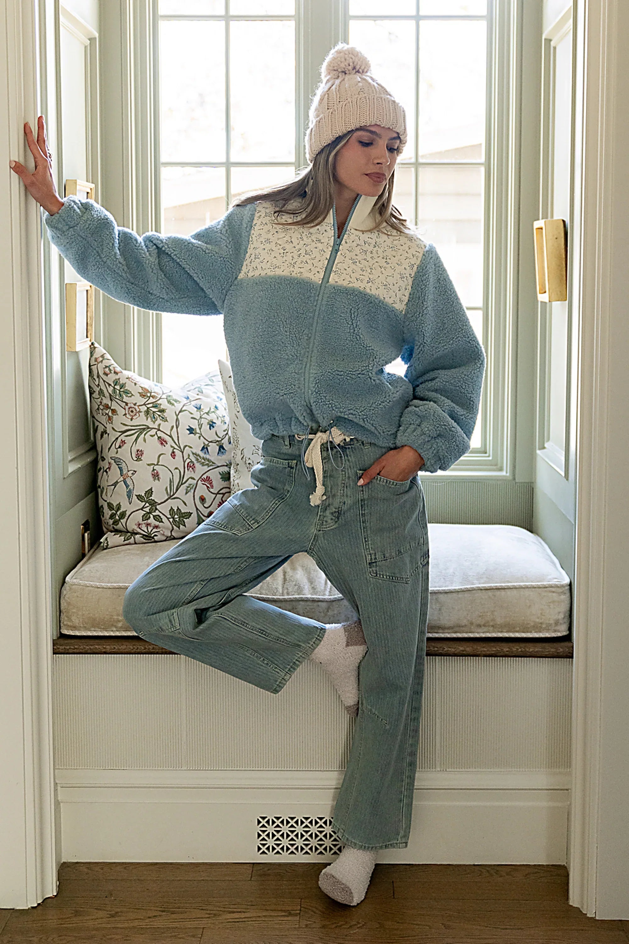Jocelyn Barrel Jeans in Light Wash