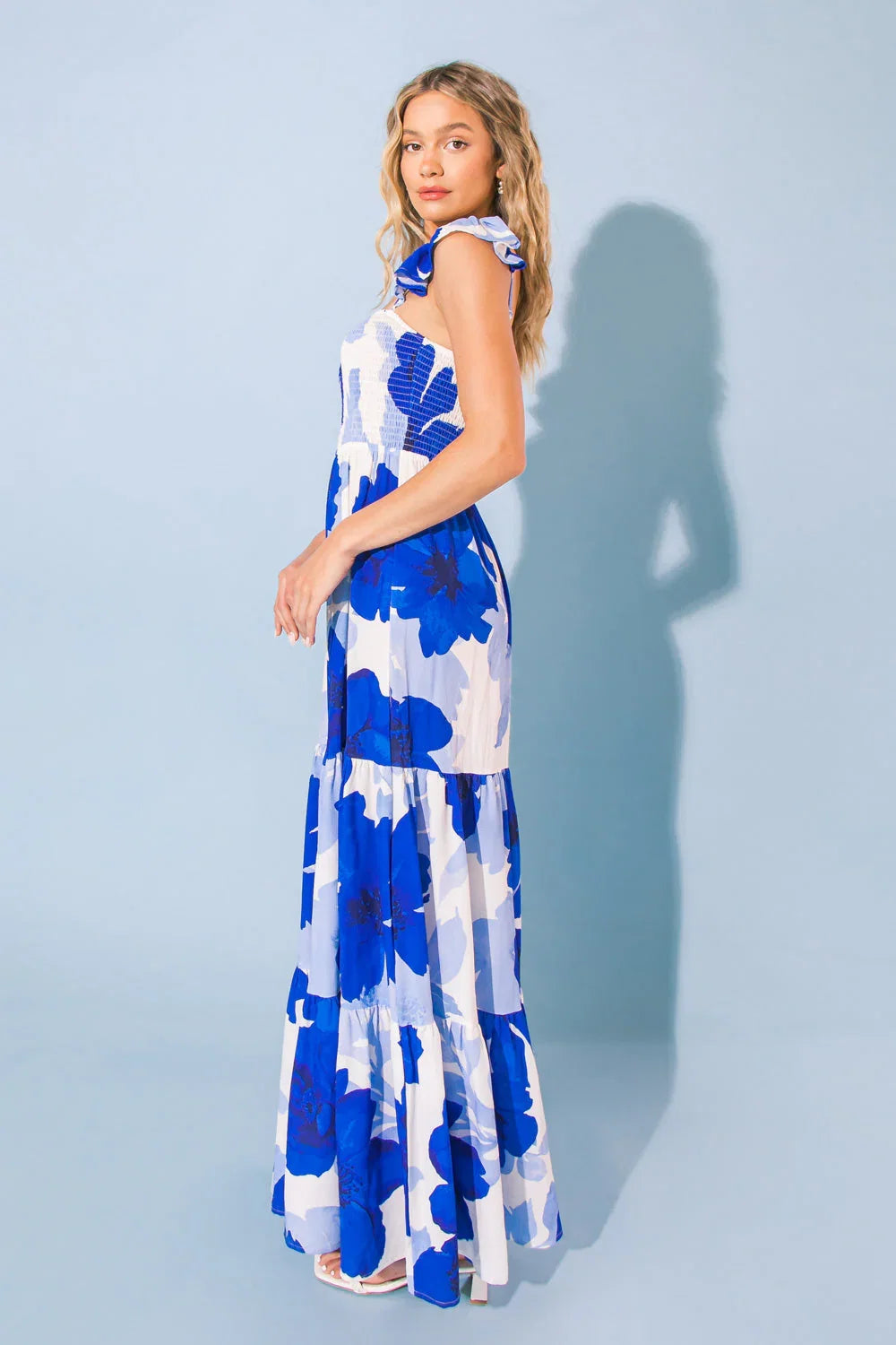 FEEL LIKE MOVING FLORAL MAXI DRESS