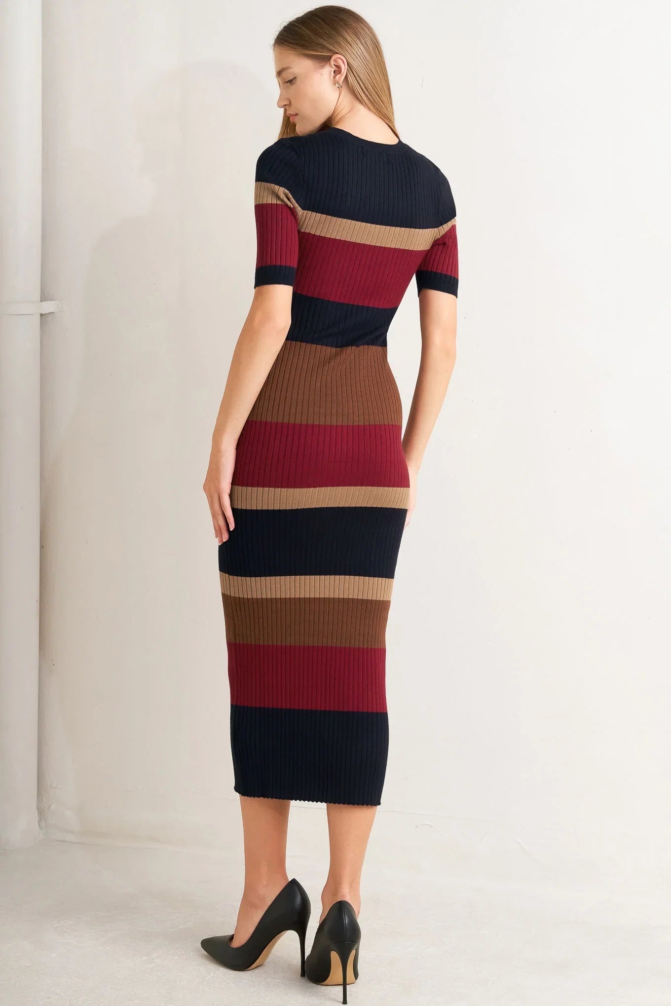 BLACK BURGUNDY COLOR BLOCKED MIDI SWEATER DRESS