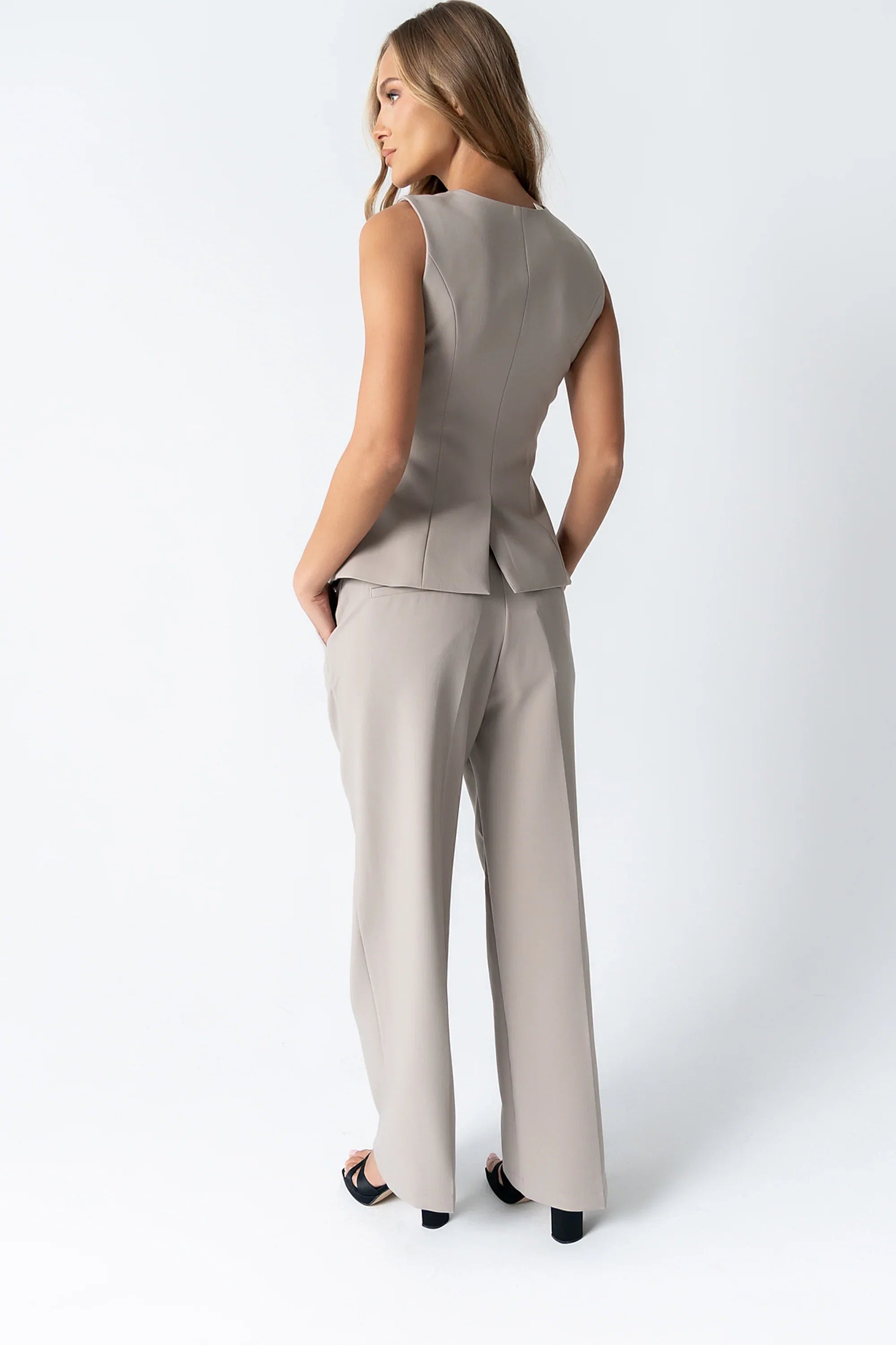 Carrie Pleated Trousers in Long Taupe