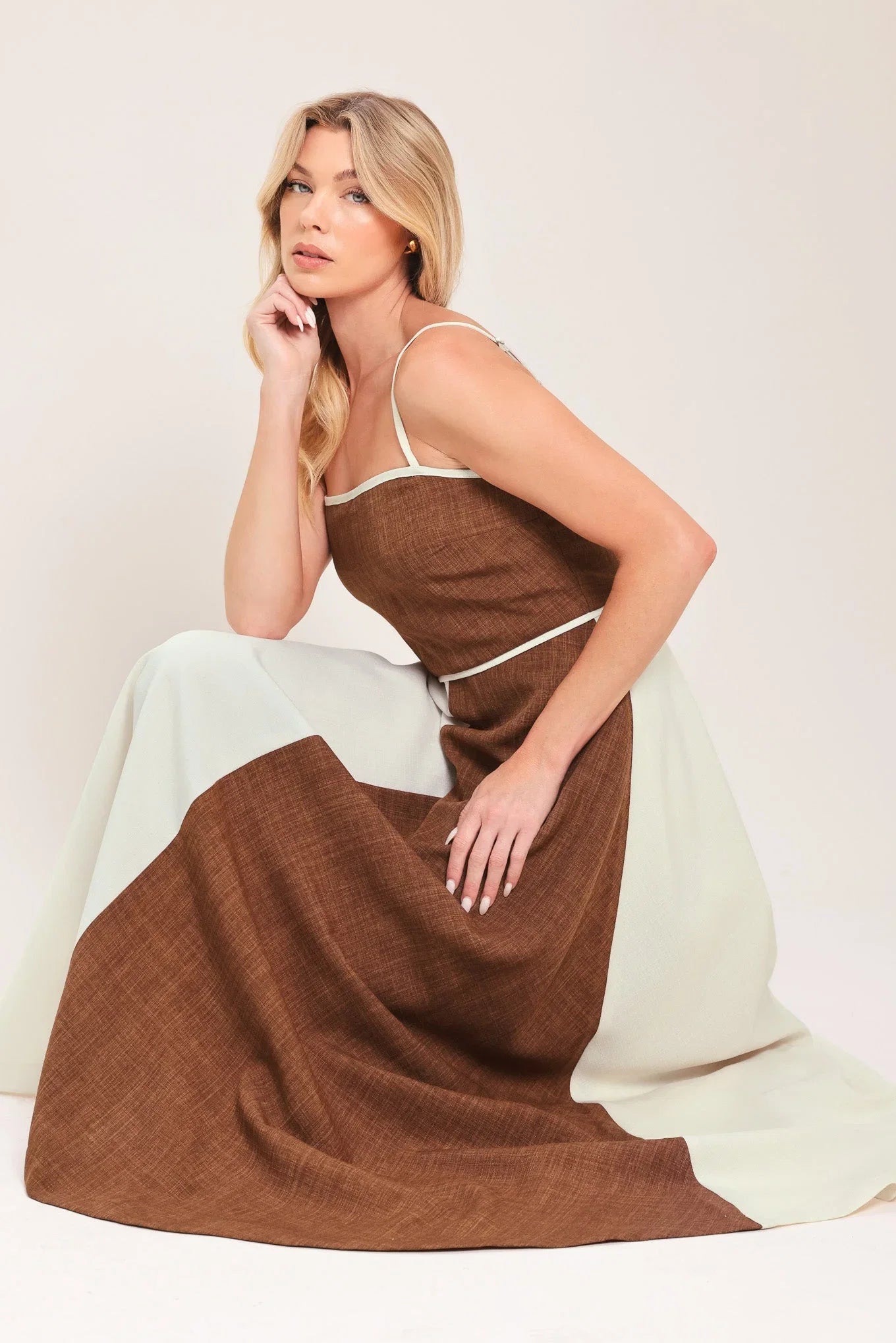 SIENNA FORM COLOR BLOCK MIDI DRESS