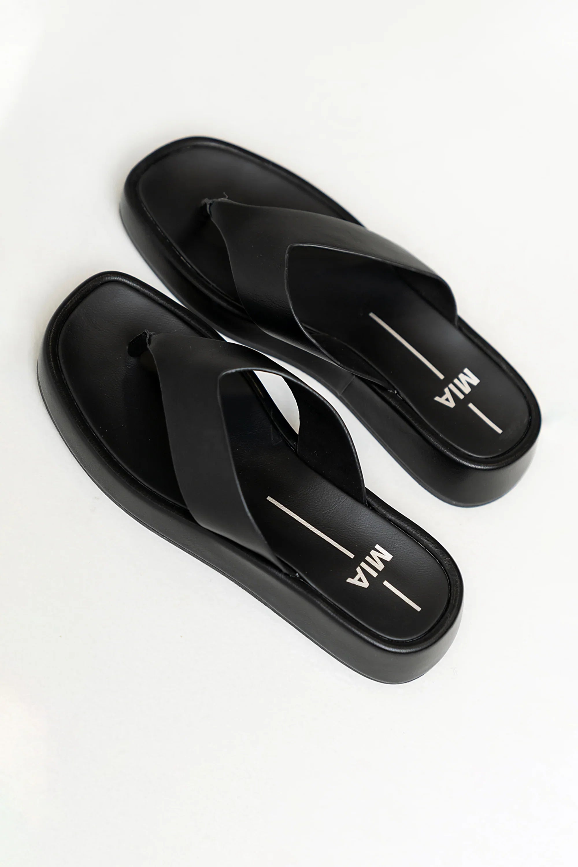 Lola Platform Sandal in Black