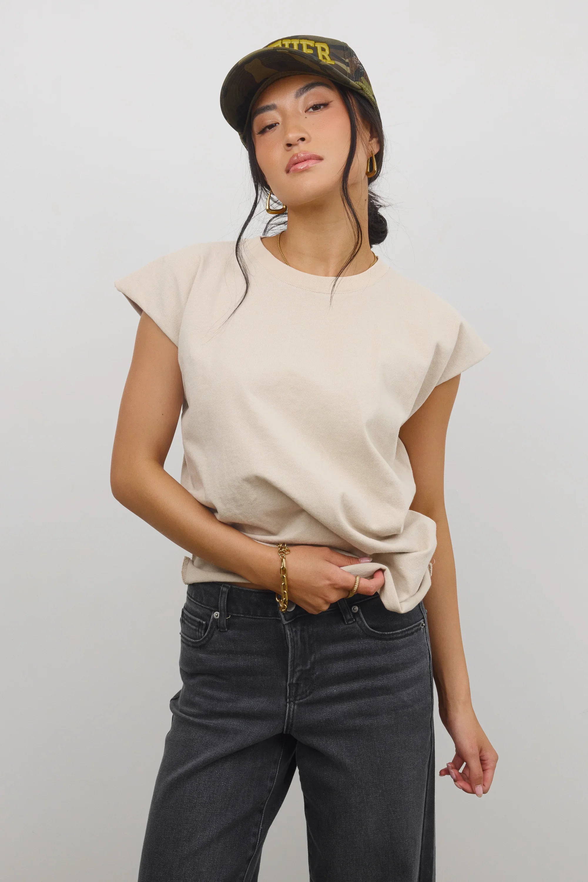 Vinnie Muscle Tee in Beige