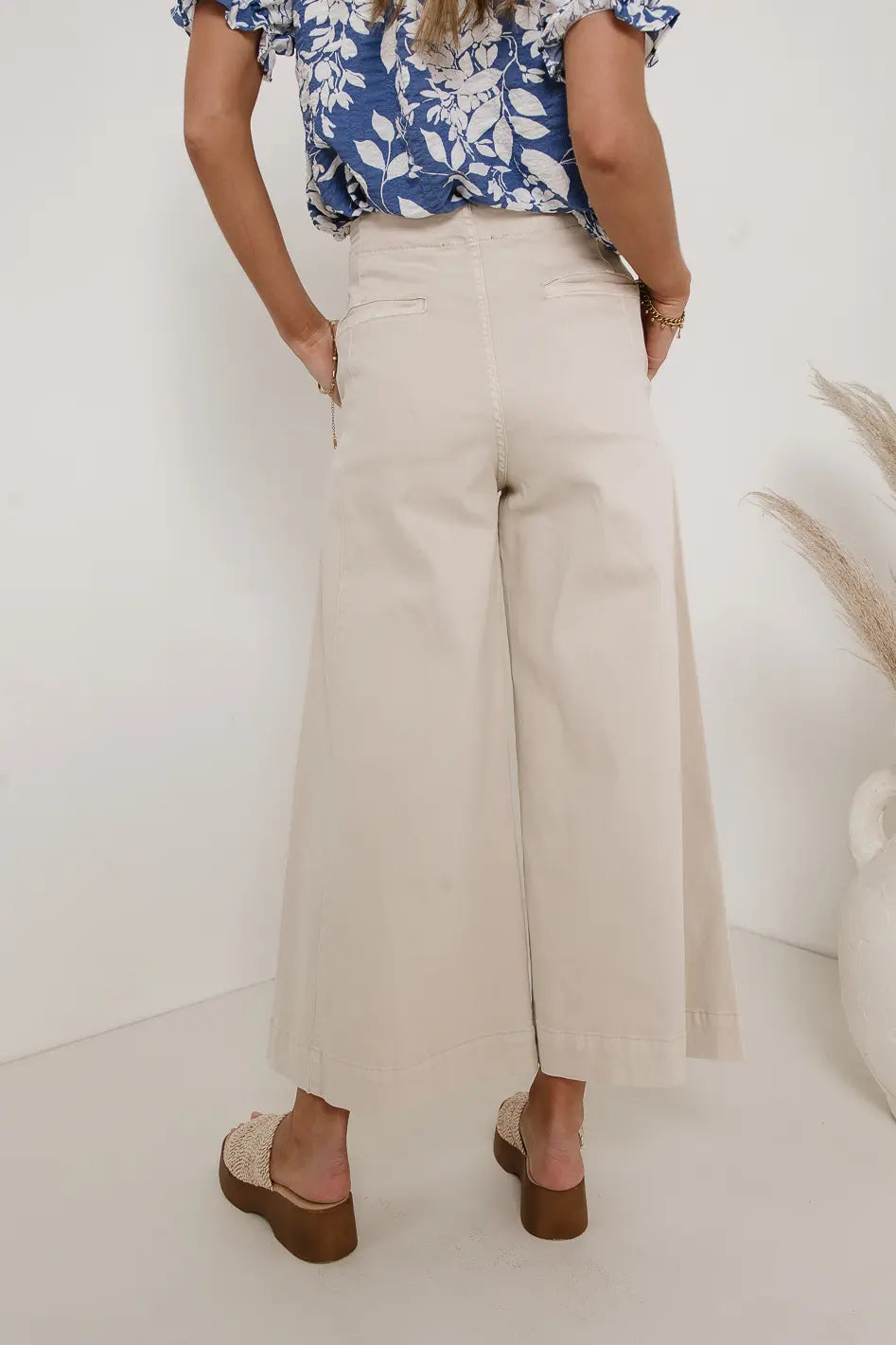 Rue Wide Leg Jeans in Beige FINAL SALE