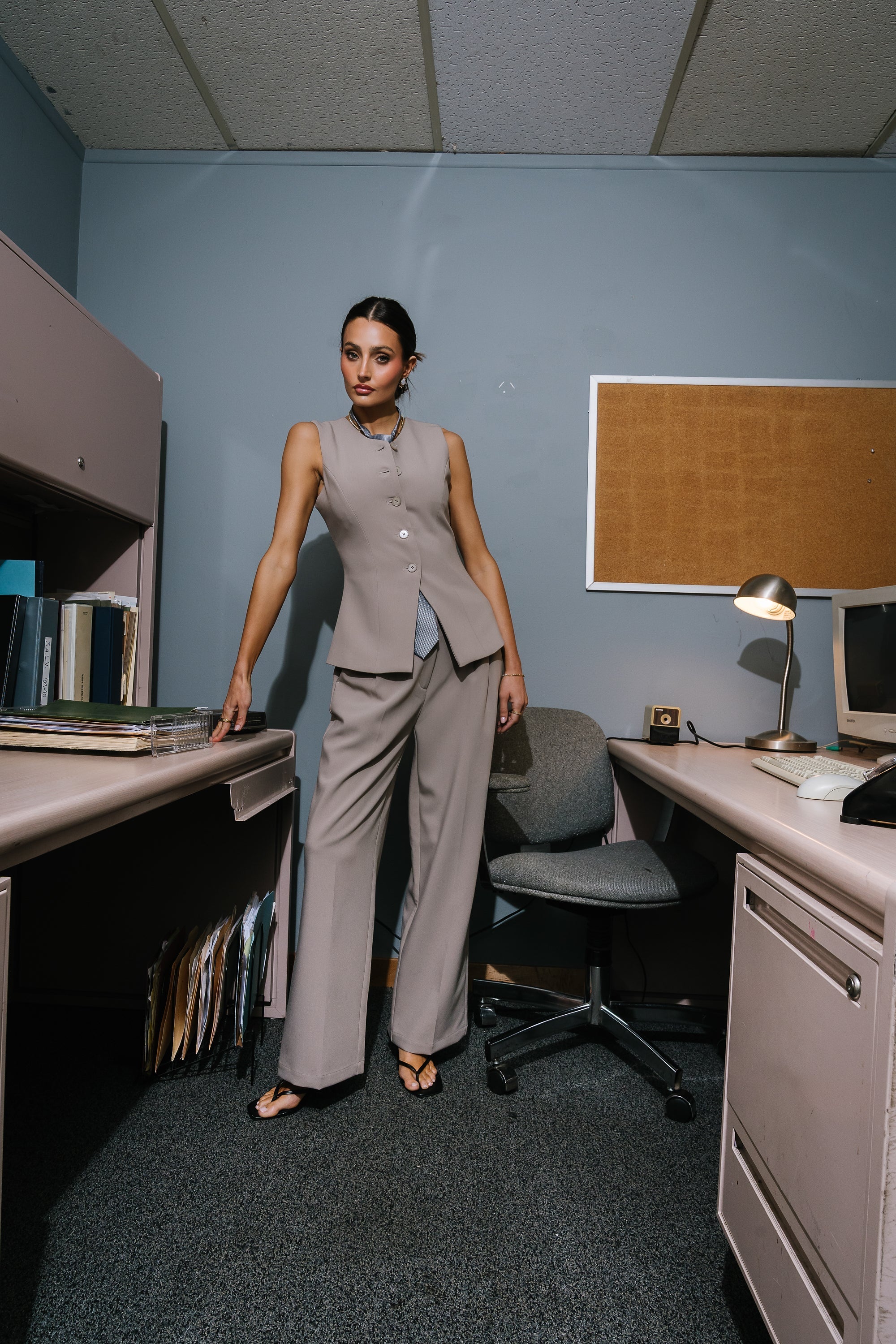 Carrie Pleated Trousers in Regular Taupe