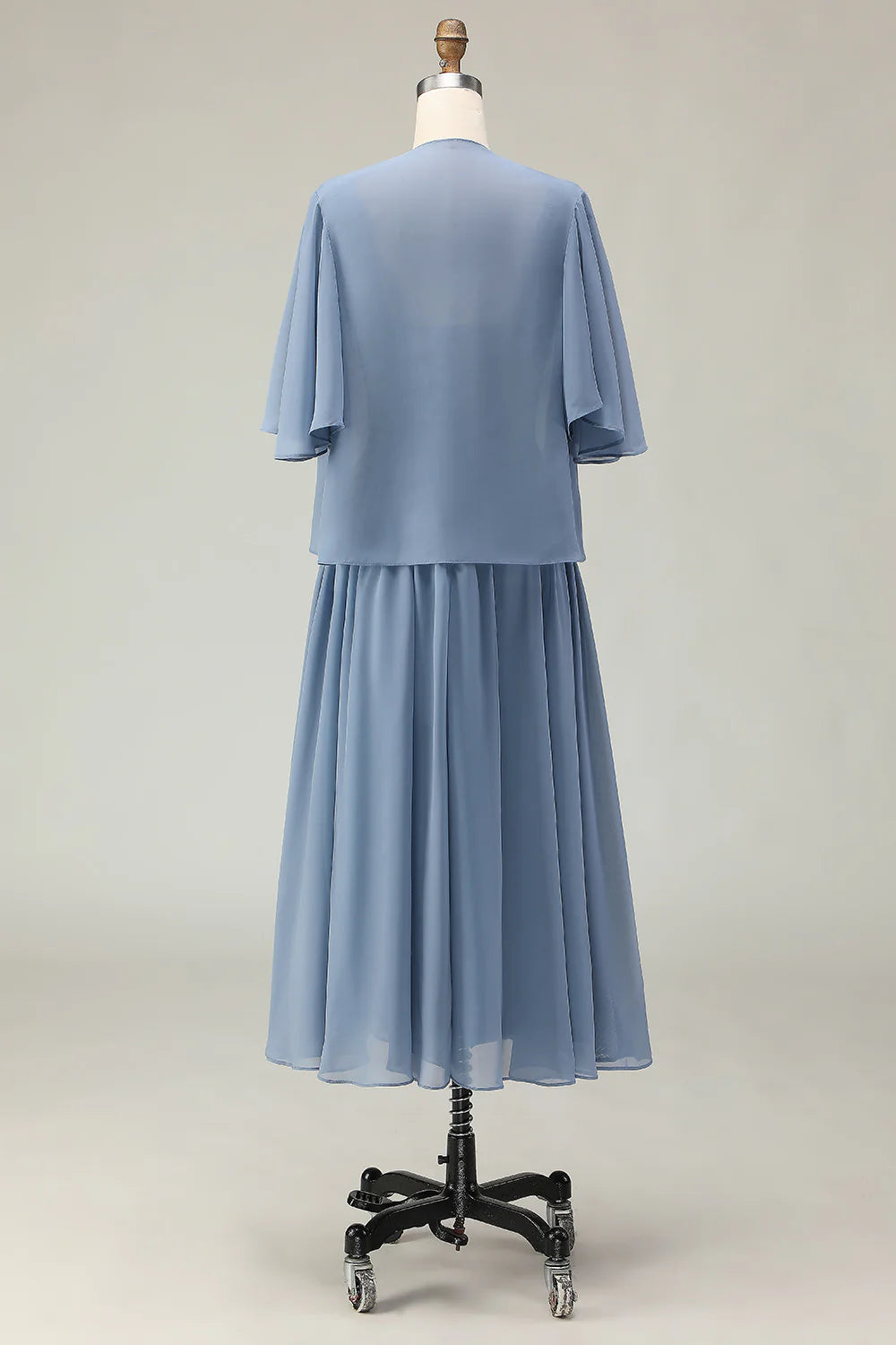 Dusty Blue A Line Appliqued V Neck Midi Mother of the Bride Dress with Capelet