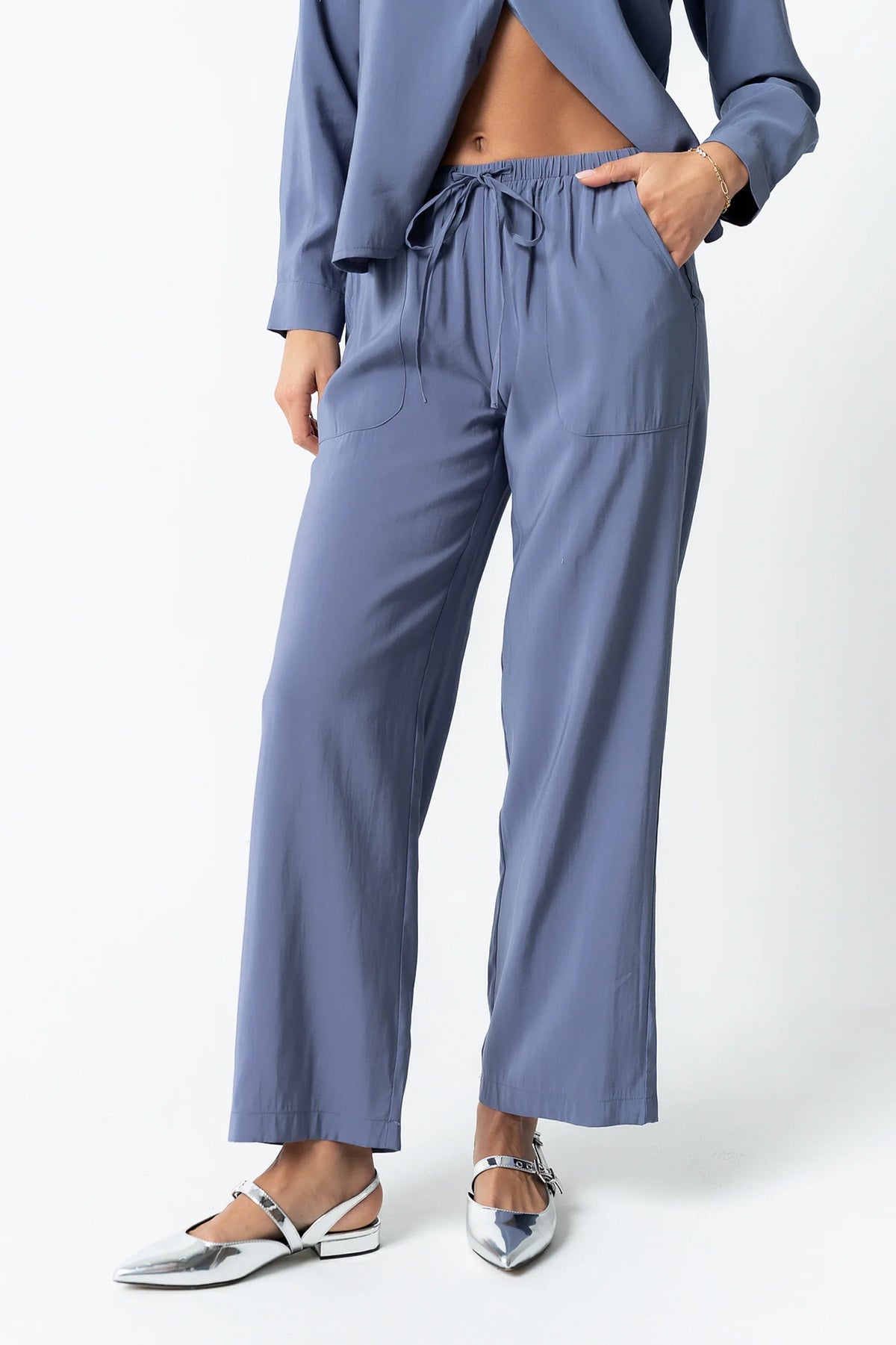 Tacie Wide Leg Pants in Blue