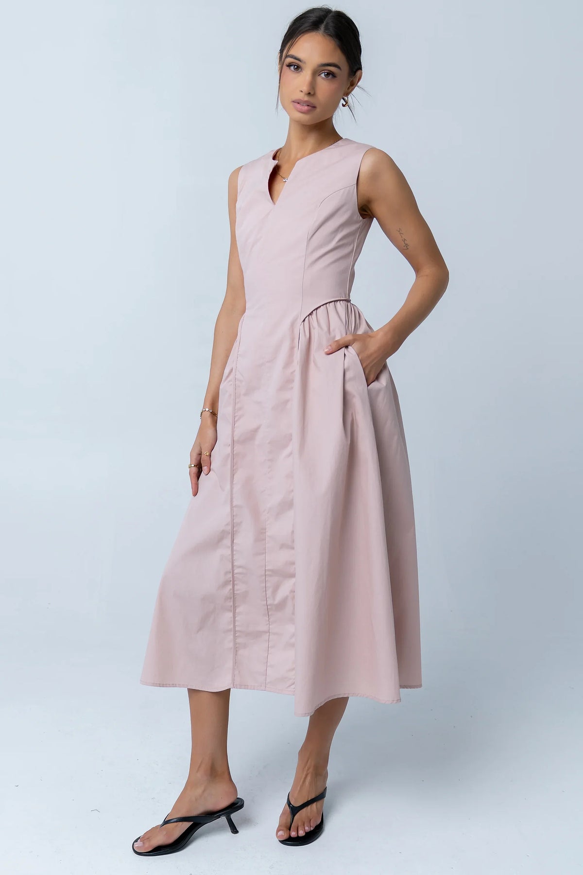 Jaynie Midi Dress in Rose